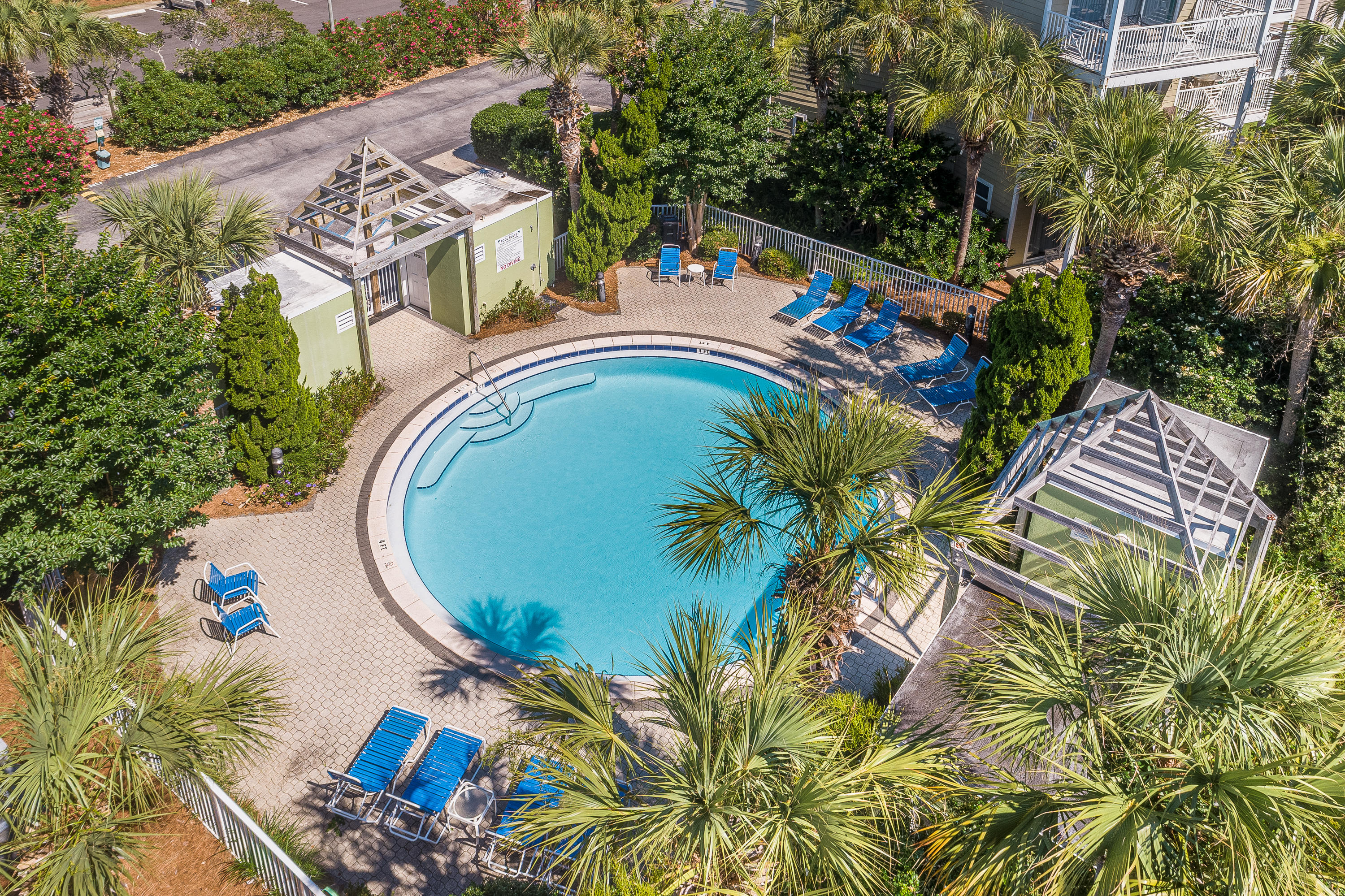 BEACH POINTE T/H - Residential