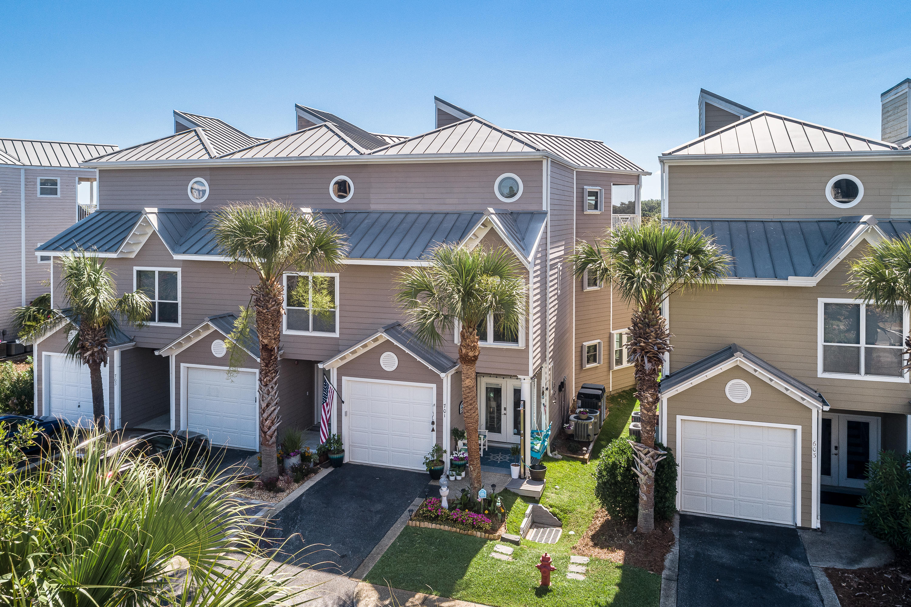 BEACH POINTE T/H - Residential