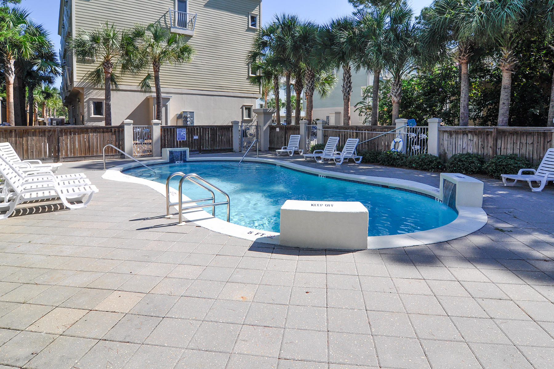 COASTAL DUNES - Residential