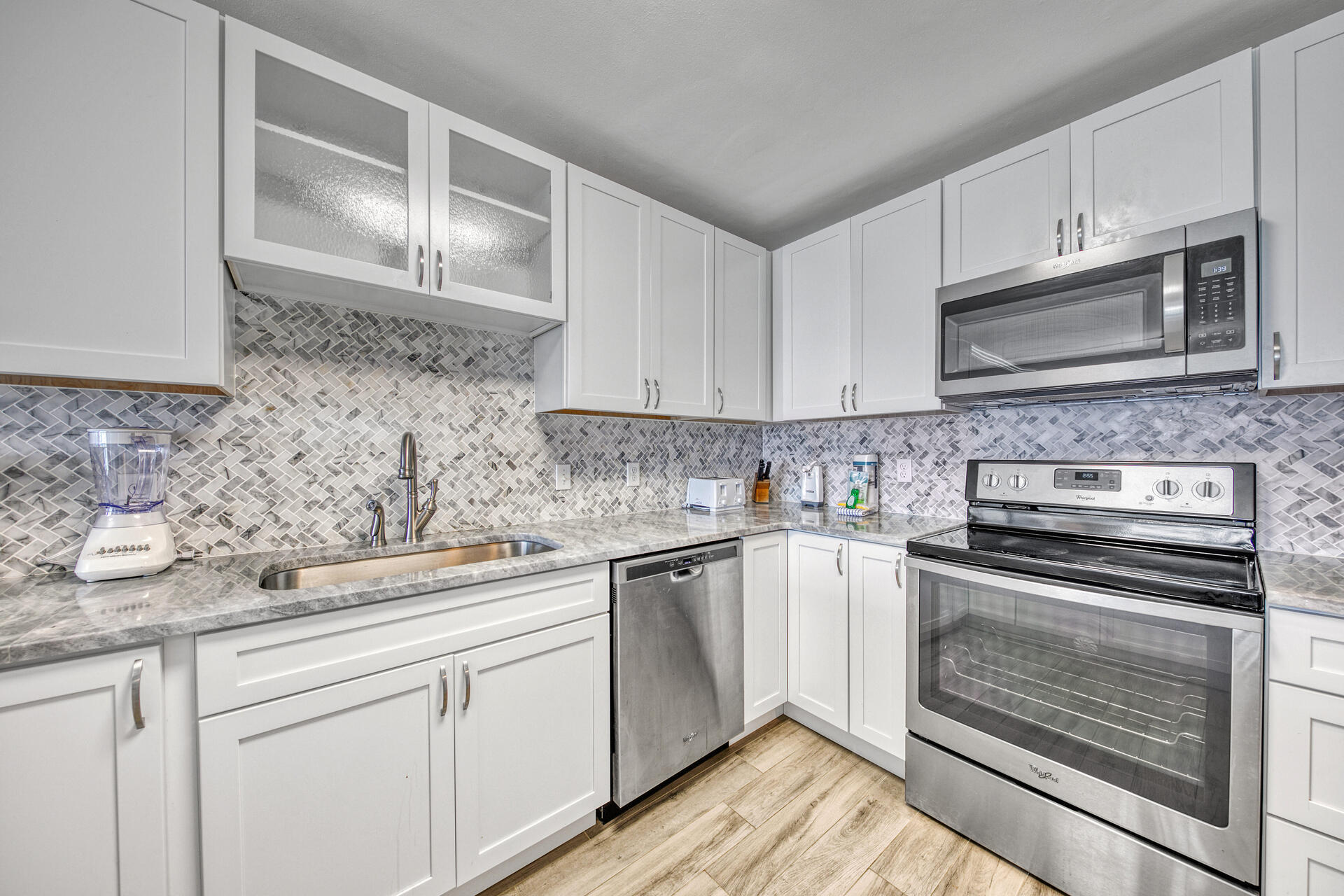 BEACH HOUSE CONDO PH 2 - Residential
