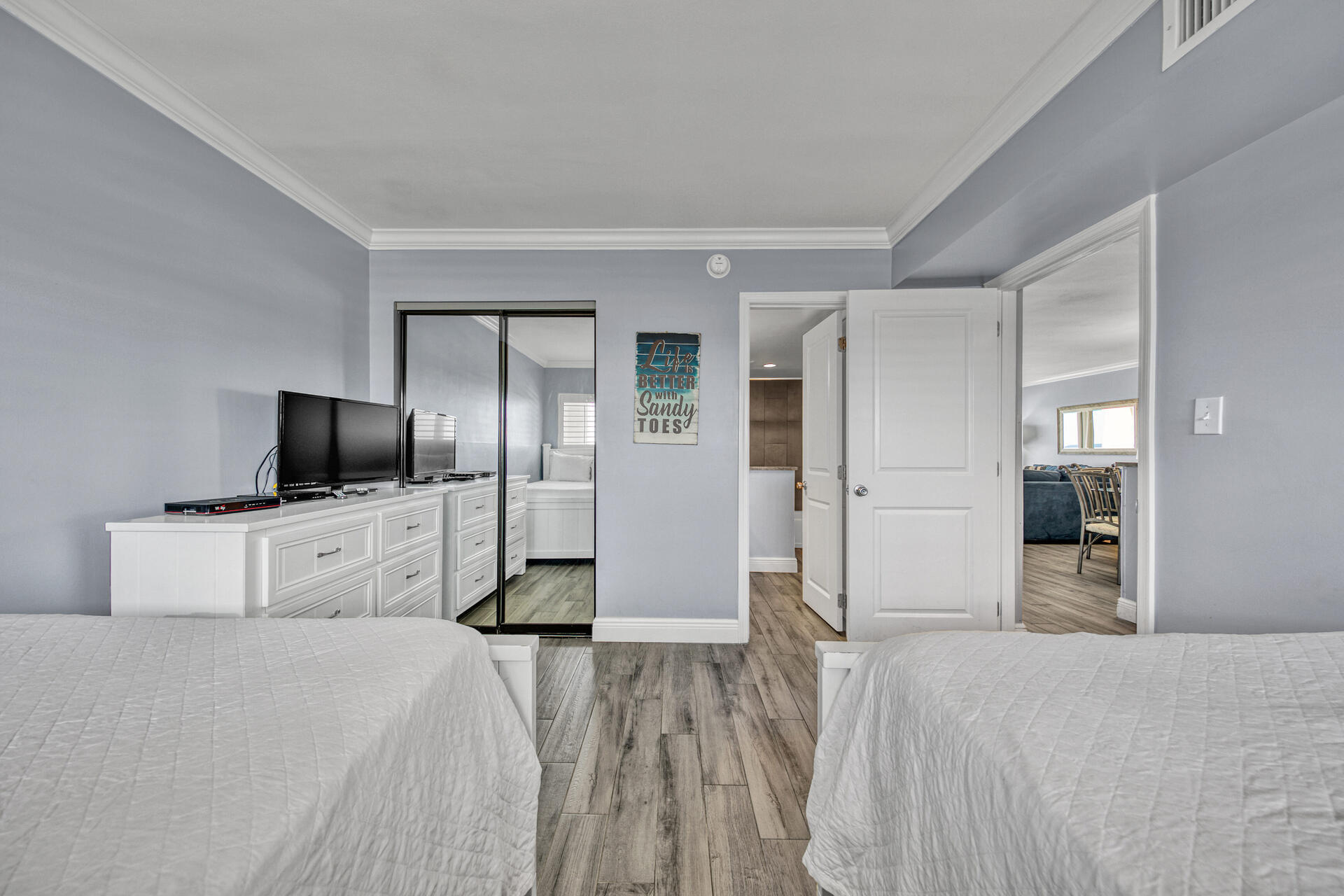 BEACH HOUSE CONDO PH 2 - Residential