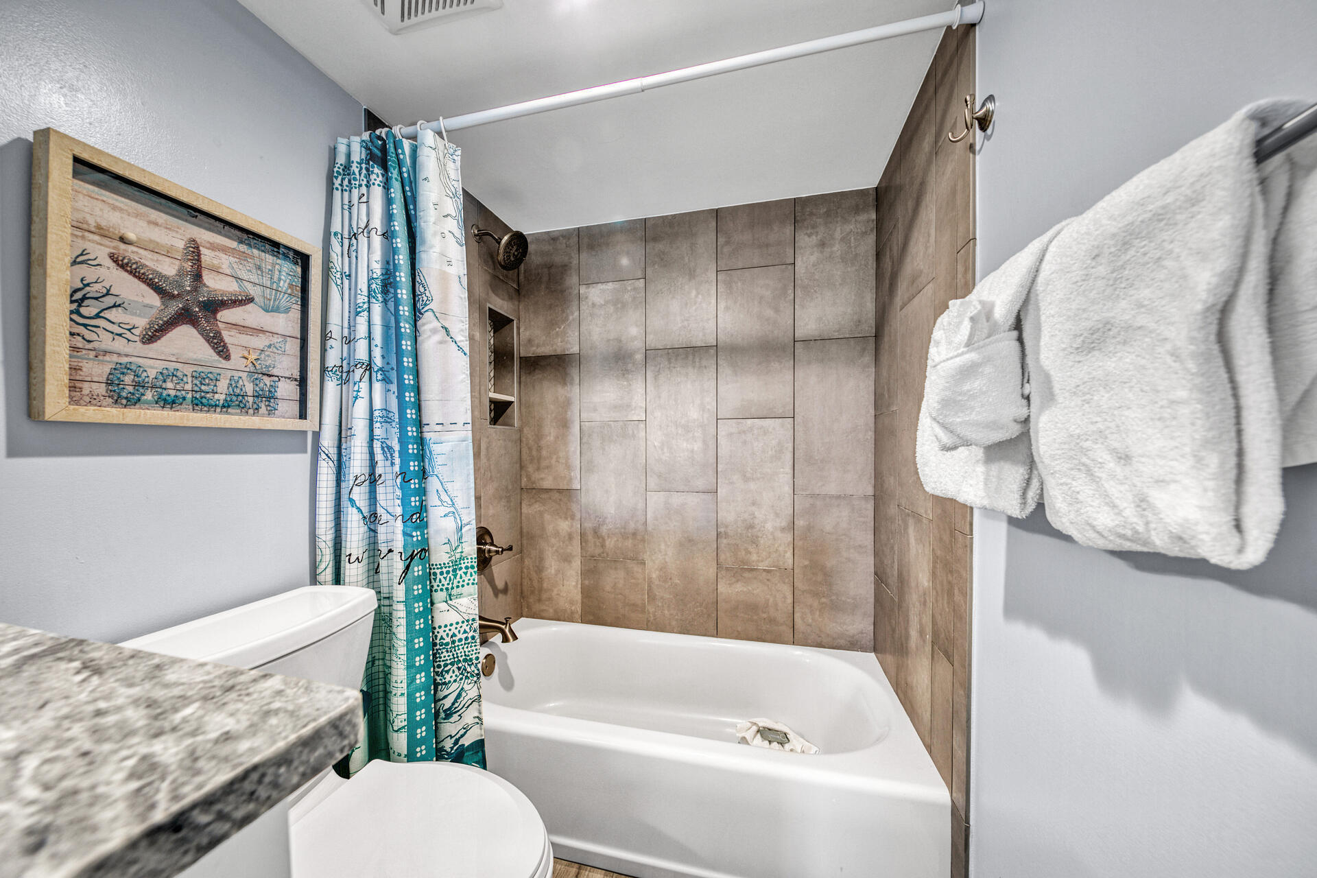 BEACH HOUSE CONDO PH 2 - Residential