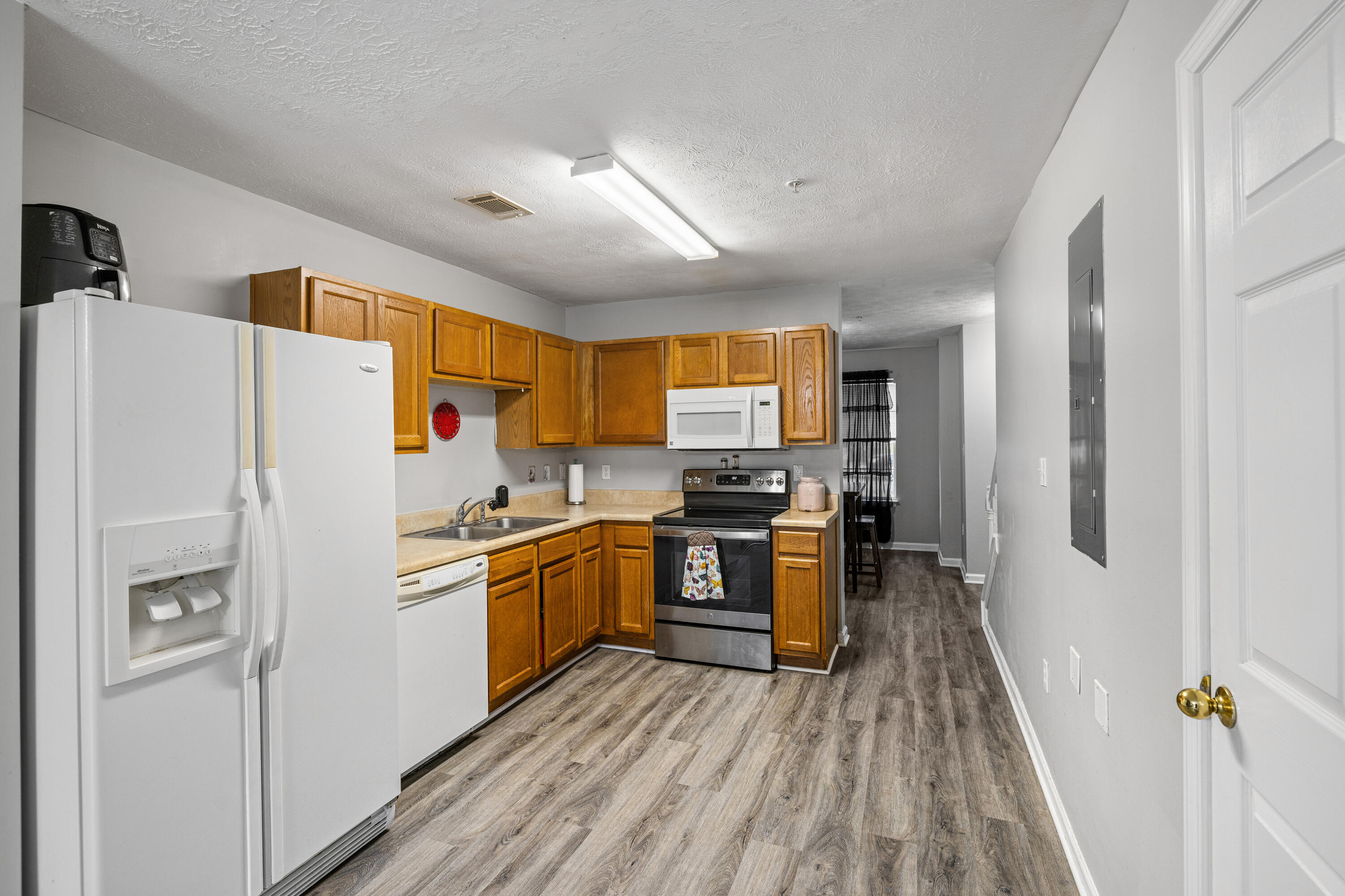 ROLLING PINES - Residential