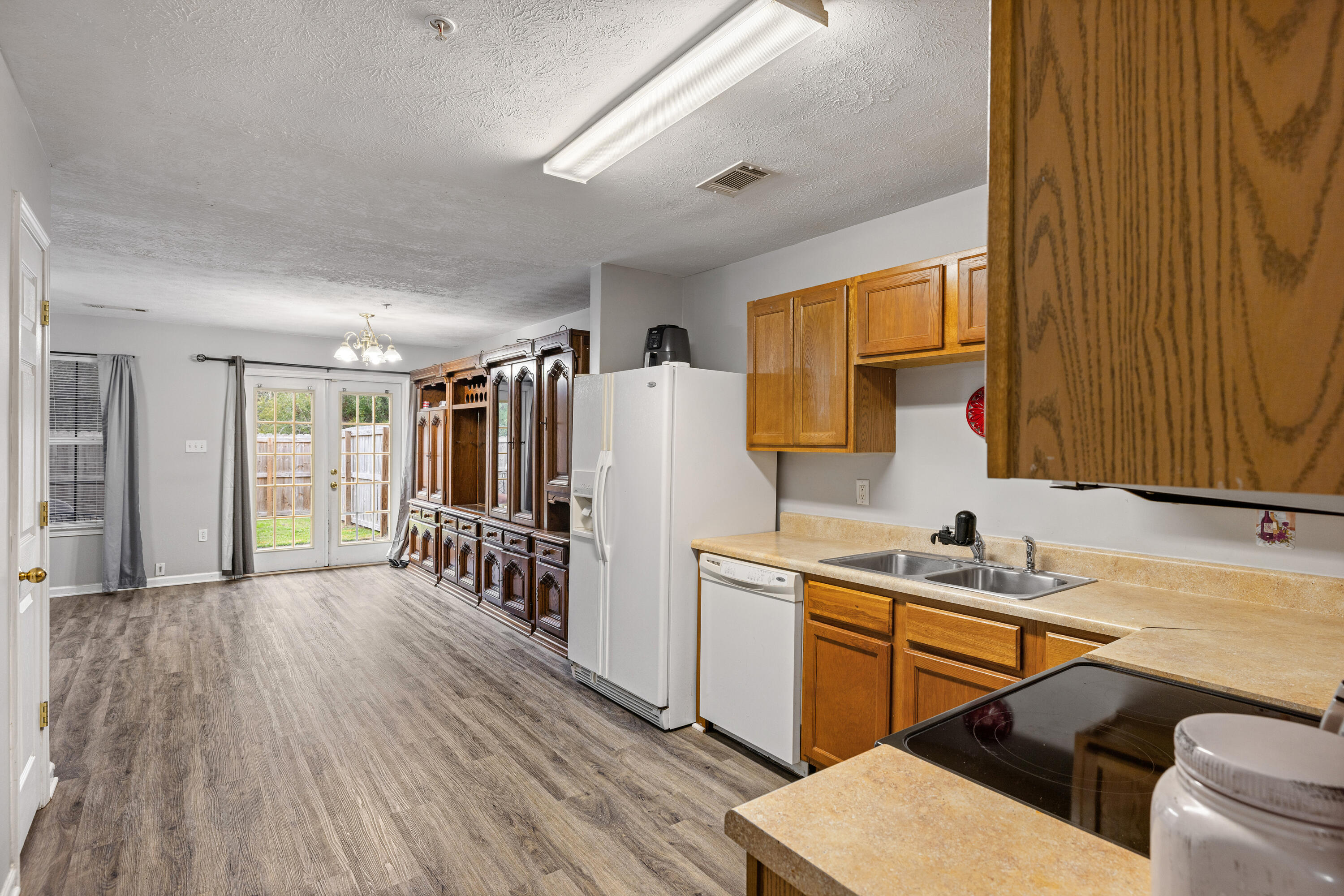 ROLLING PINES - Residential