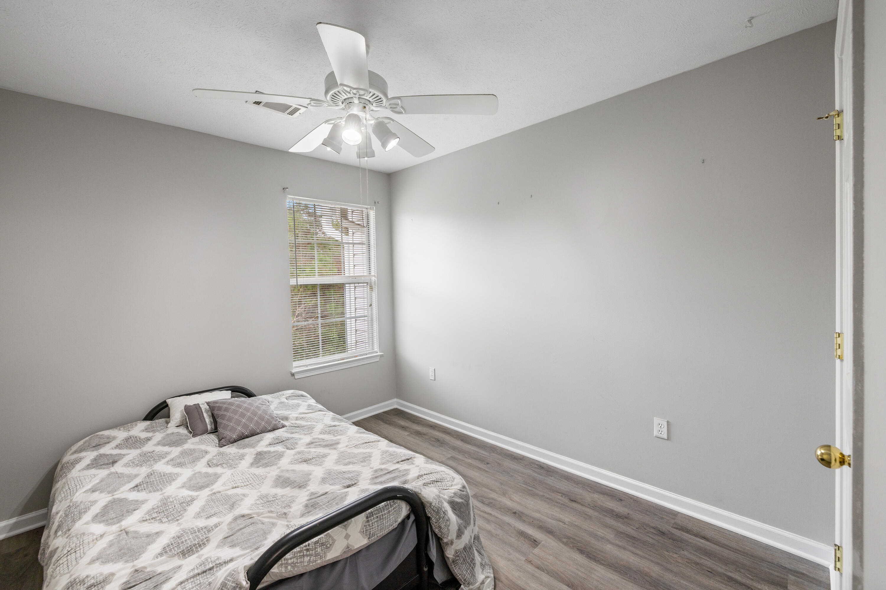 ROLLING PINES - Residential