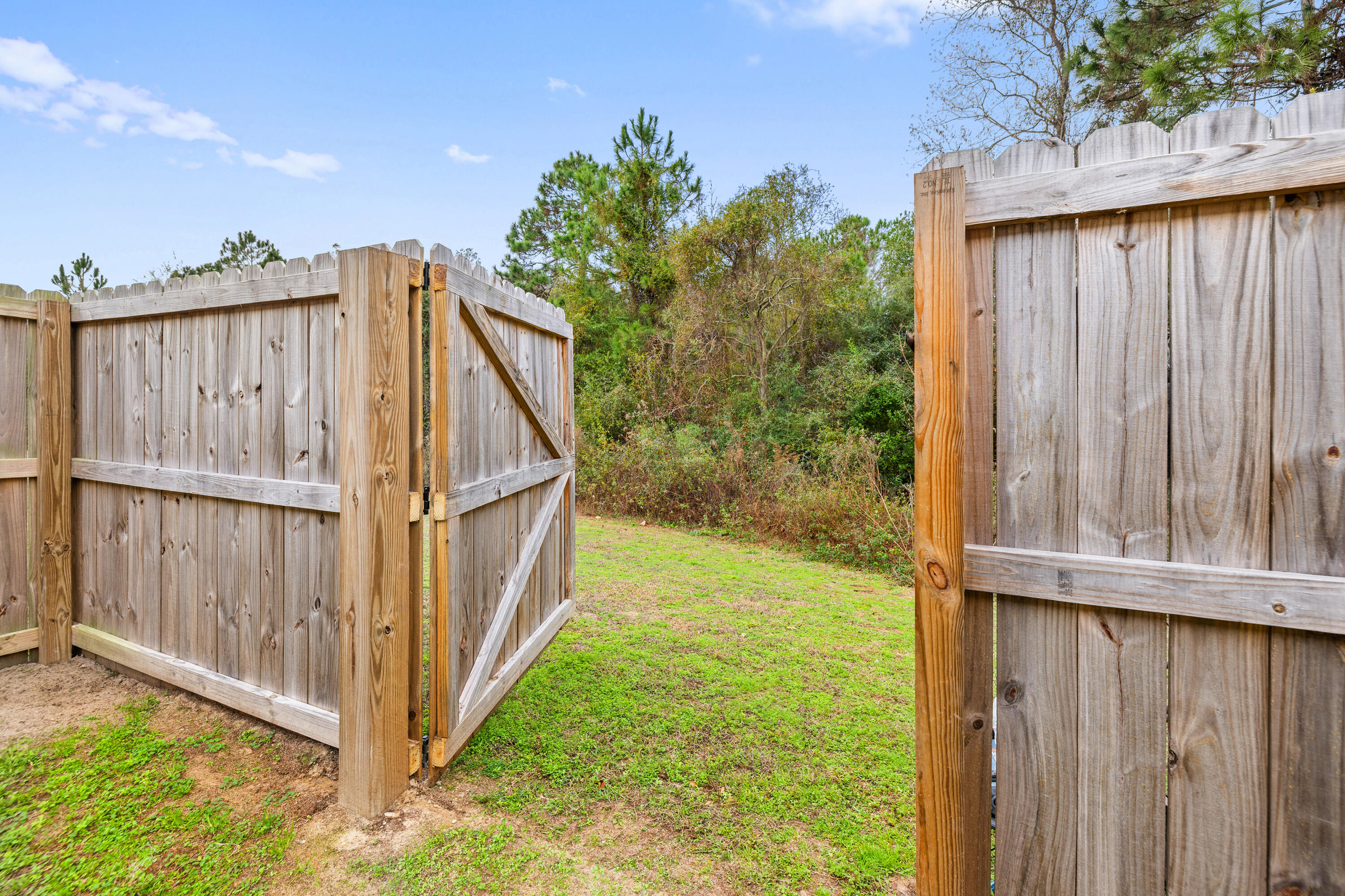 ROLLING PINES - Residential
