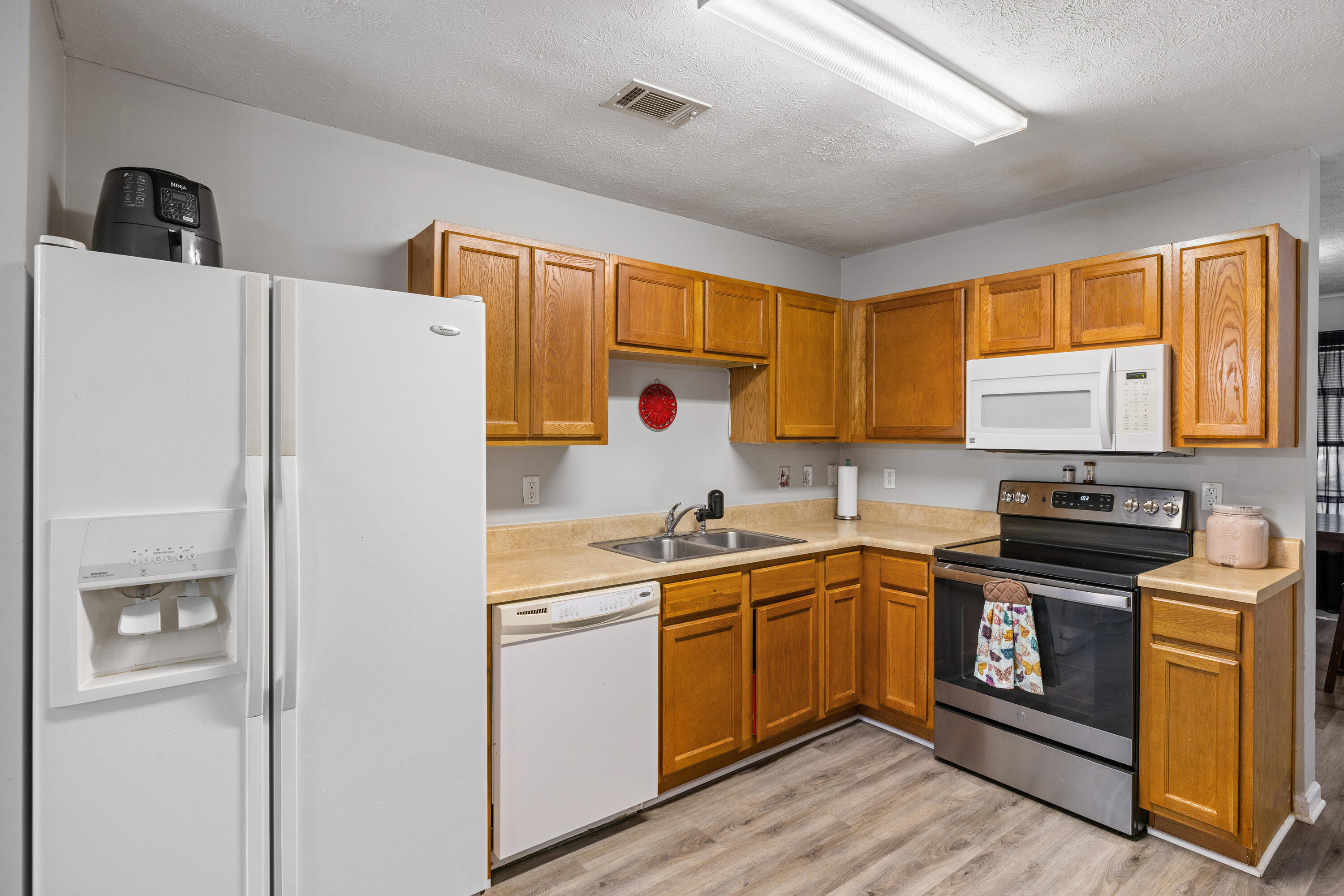 ROLLING PINES - Residential