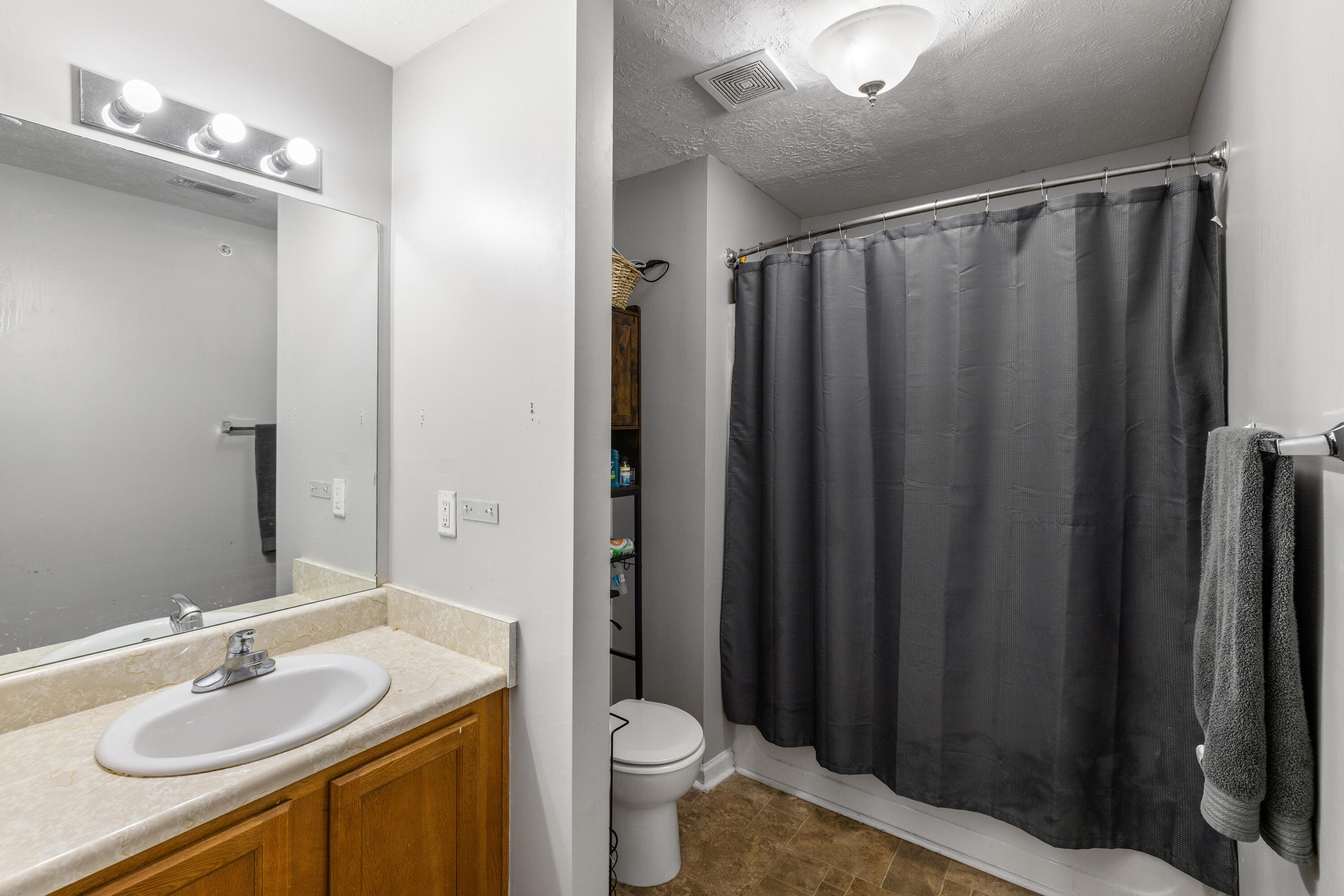 ROLLING PINES - Residential