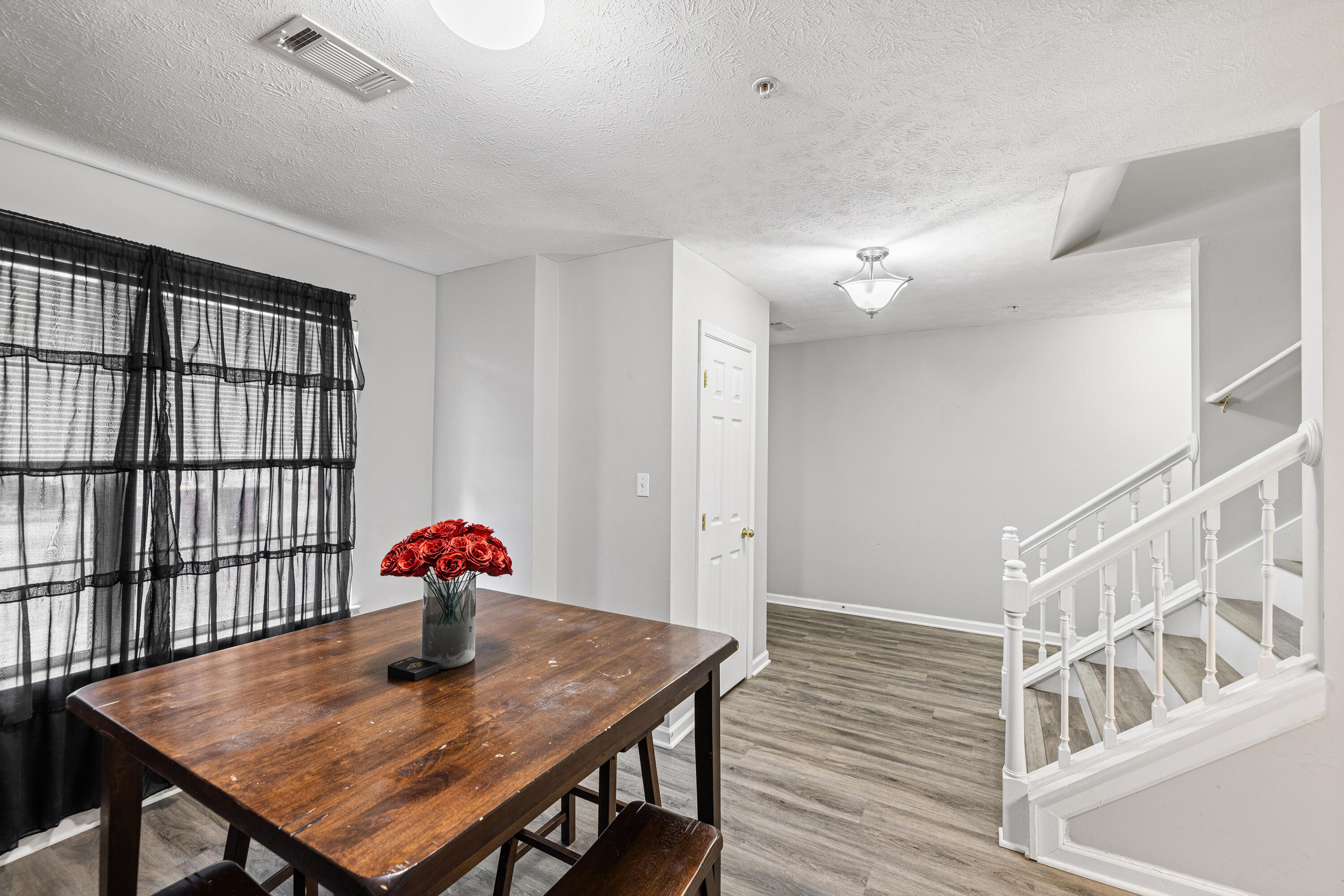 ROLLING PINES - Residential