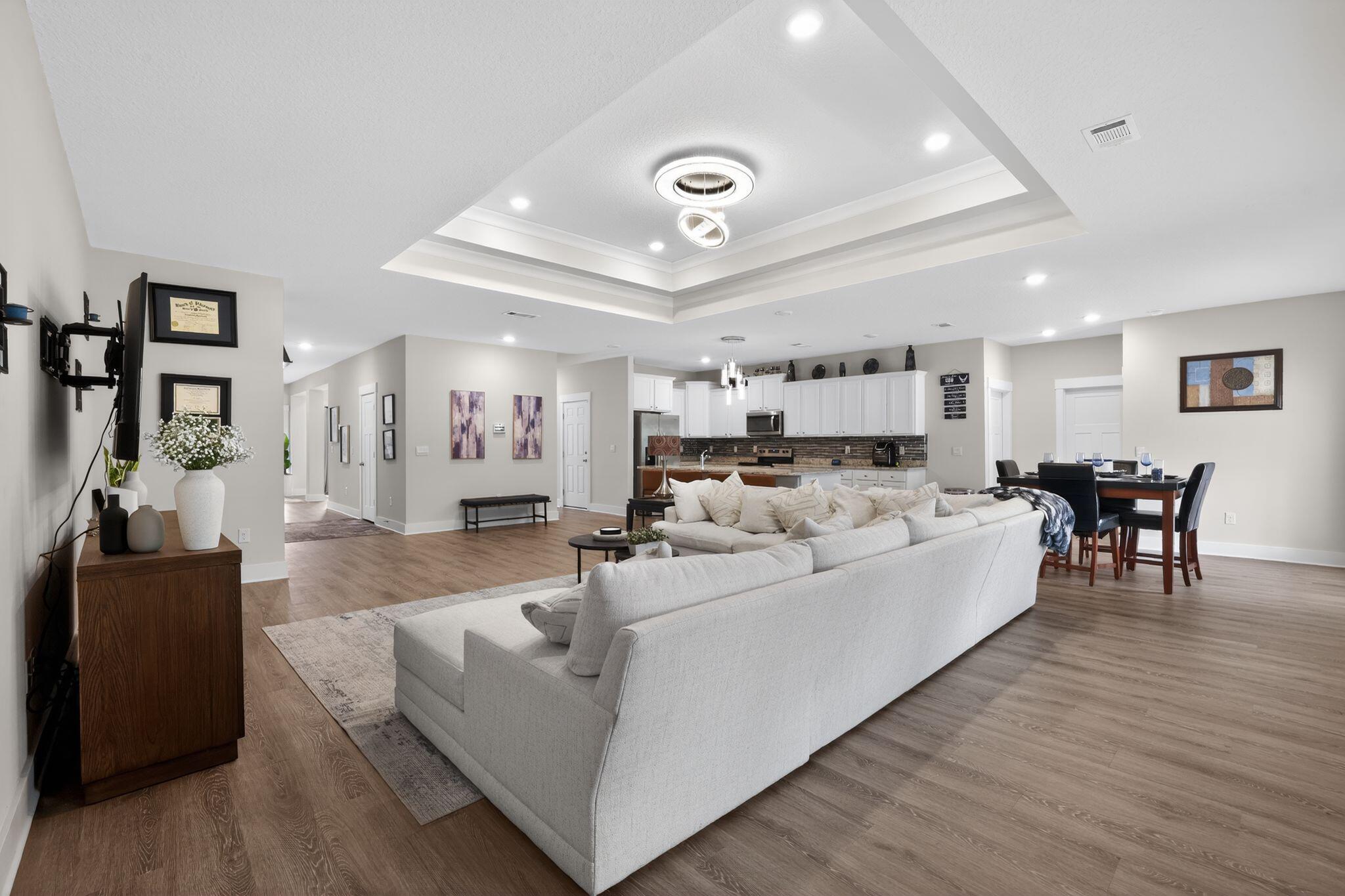 HILLWOOD ESTATES - Residential