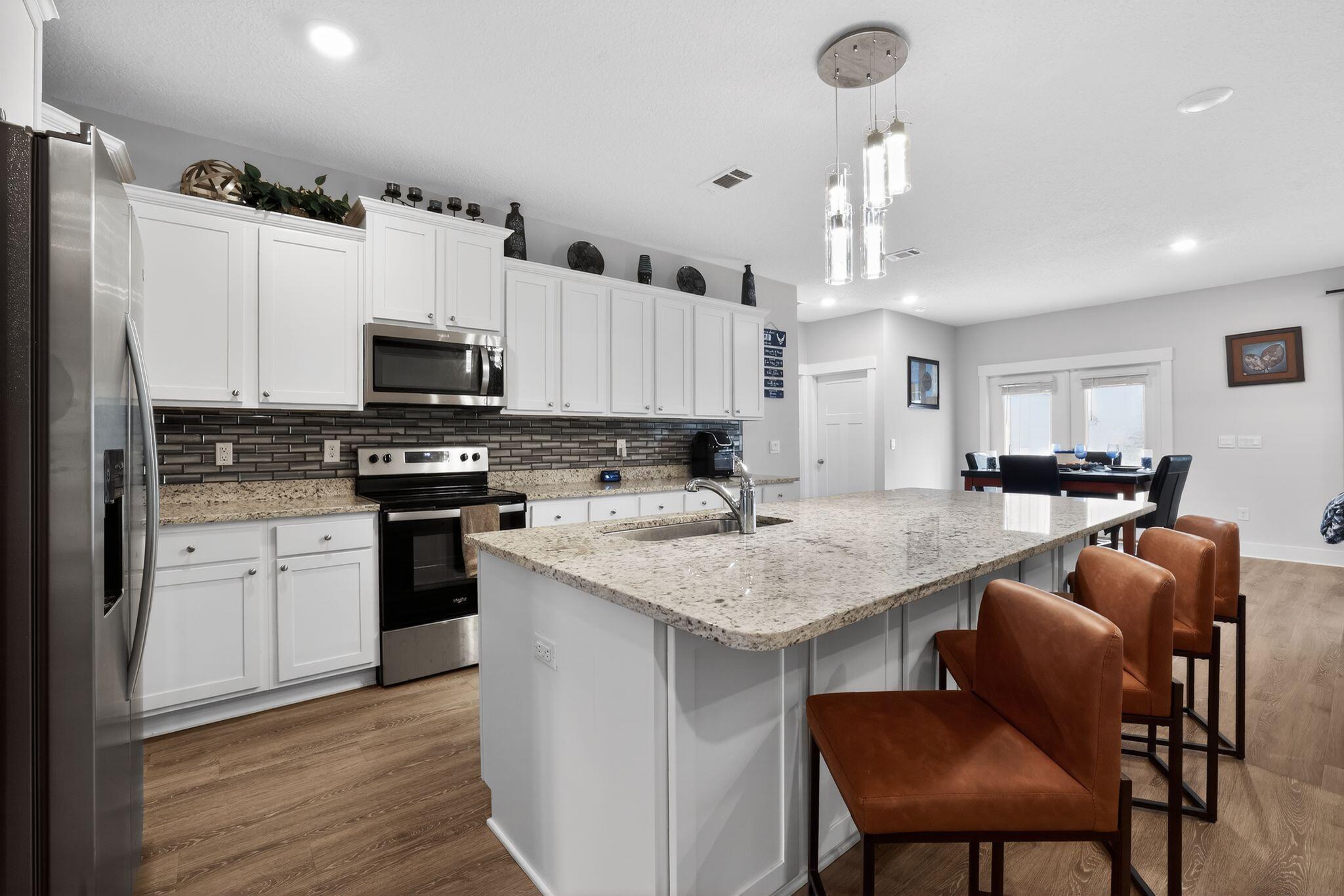 HILLWOOD ESTATES - Residential