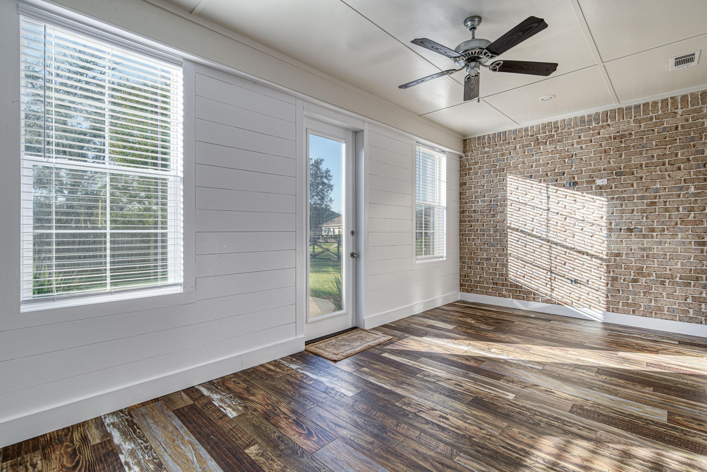 THE STABLES AT ROCKY BAYOU - Residential