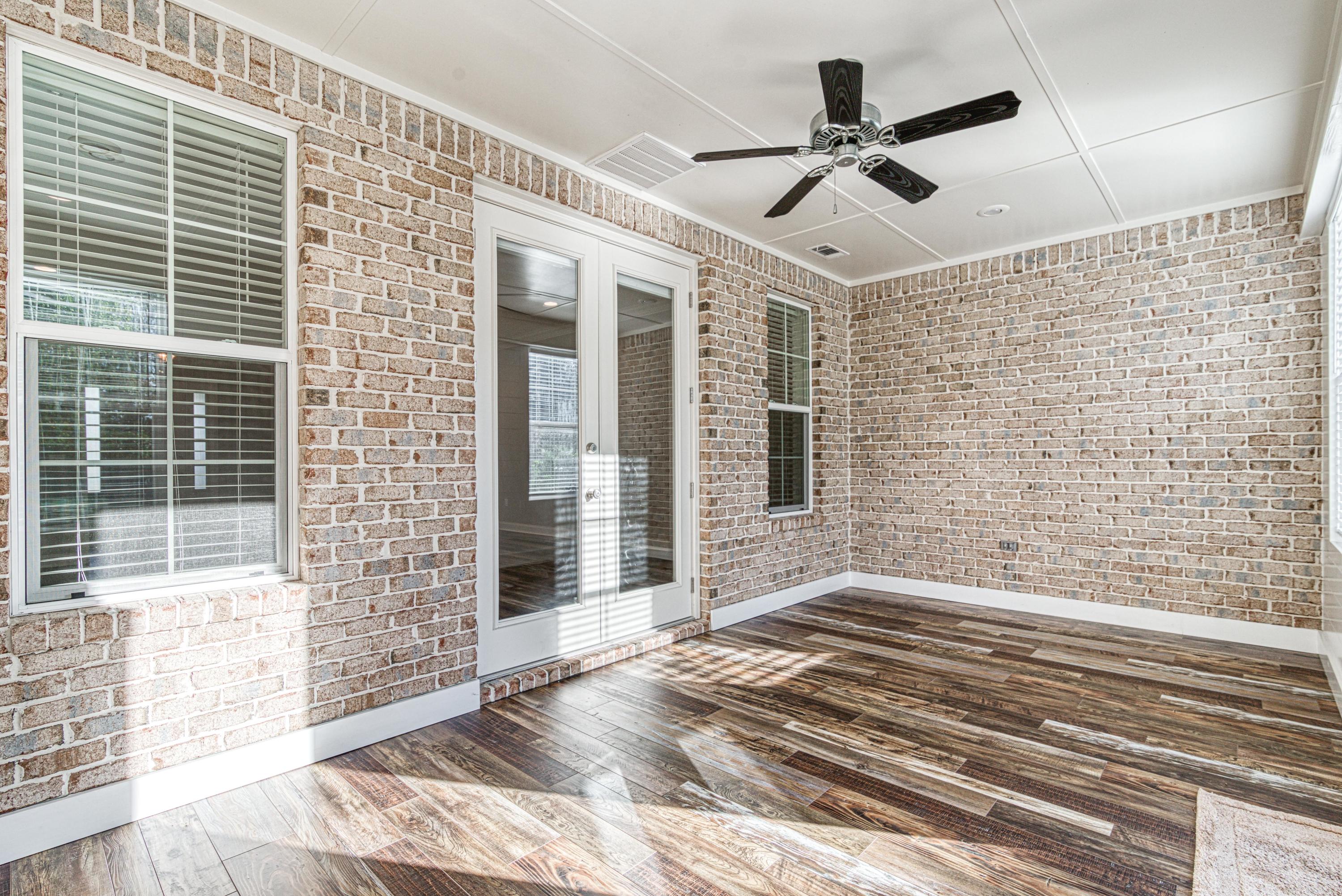 THE STABLES AT ROCKY BAYOU - Residential