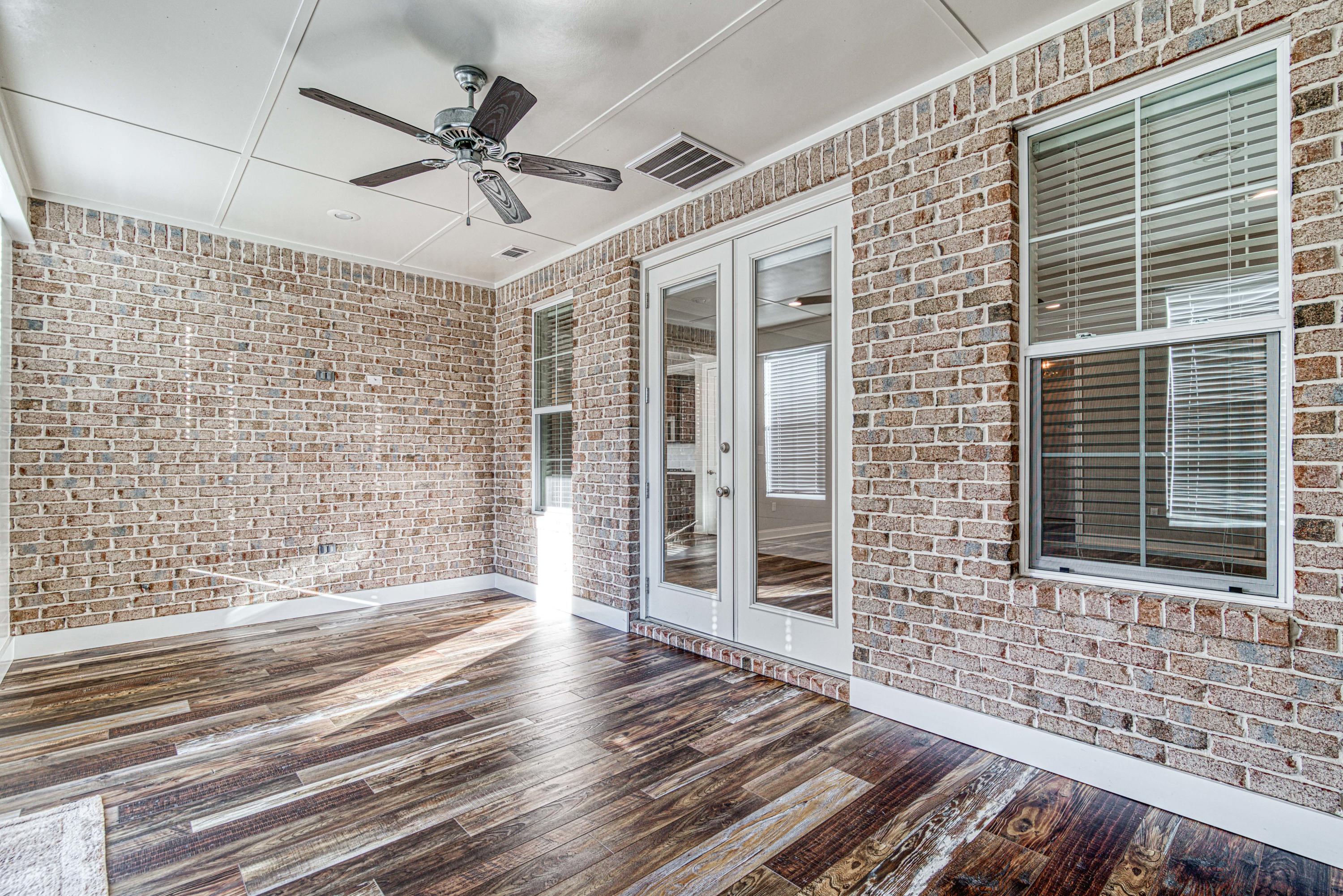THE STABLES AT ROCKY BAYOU - Residential