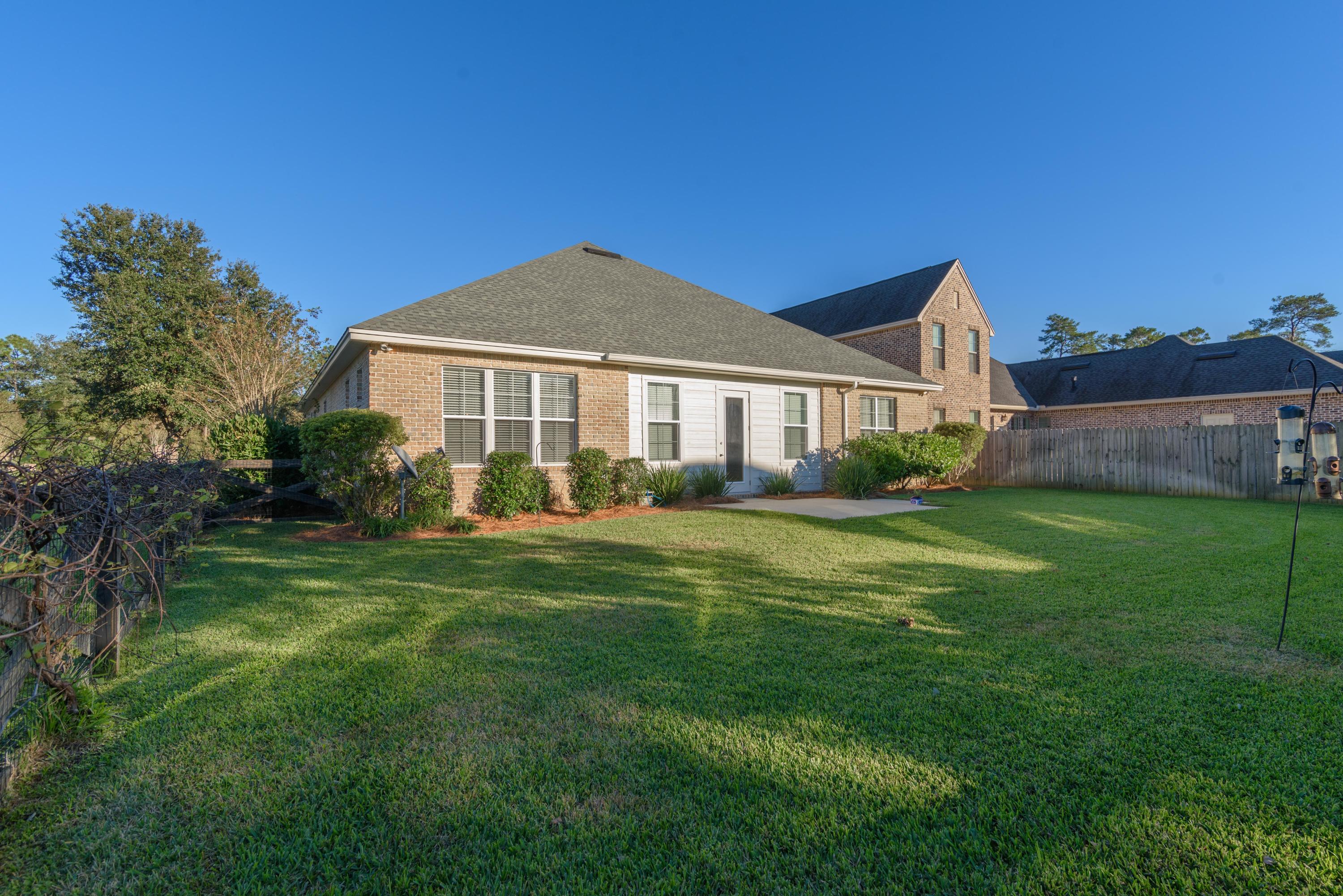 THE STABLES AT ROCKY BAYOU - Residential