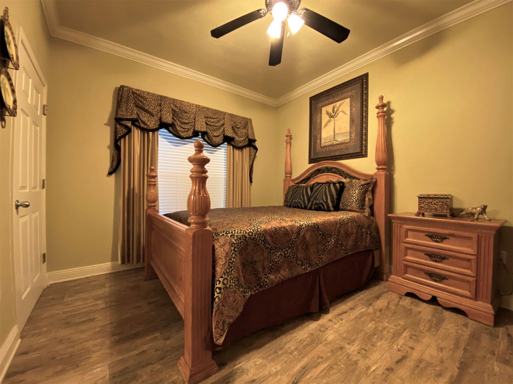 BLUE DOLPHIN CONDO - Residential