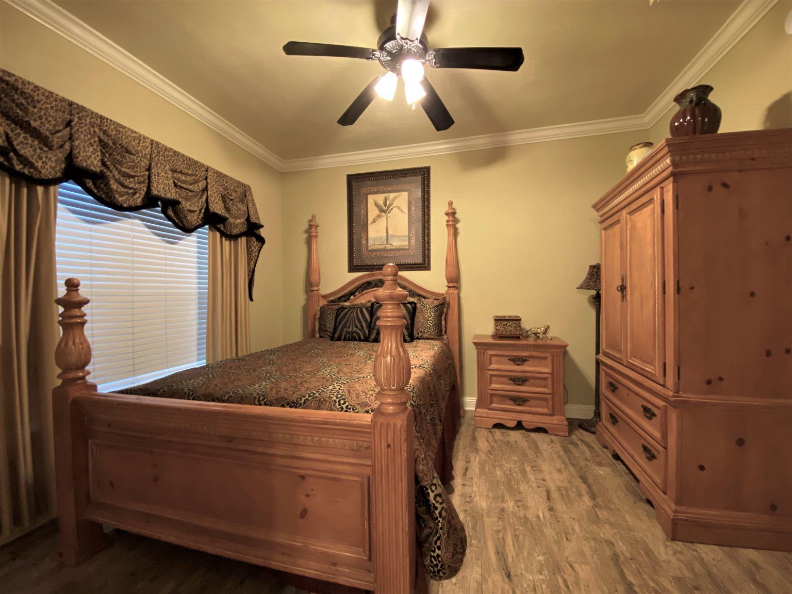 BLUE DOLPHIN CONDO - Residential