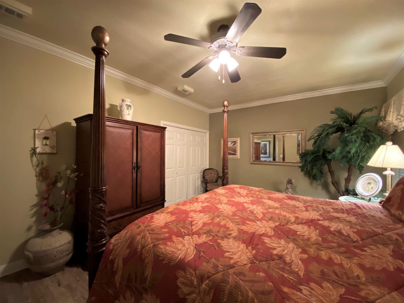 BLUE DOLPHIN CONDO - Residential