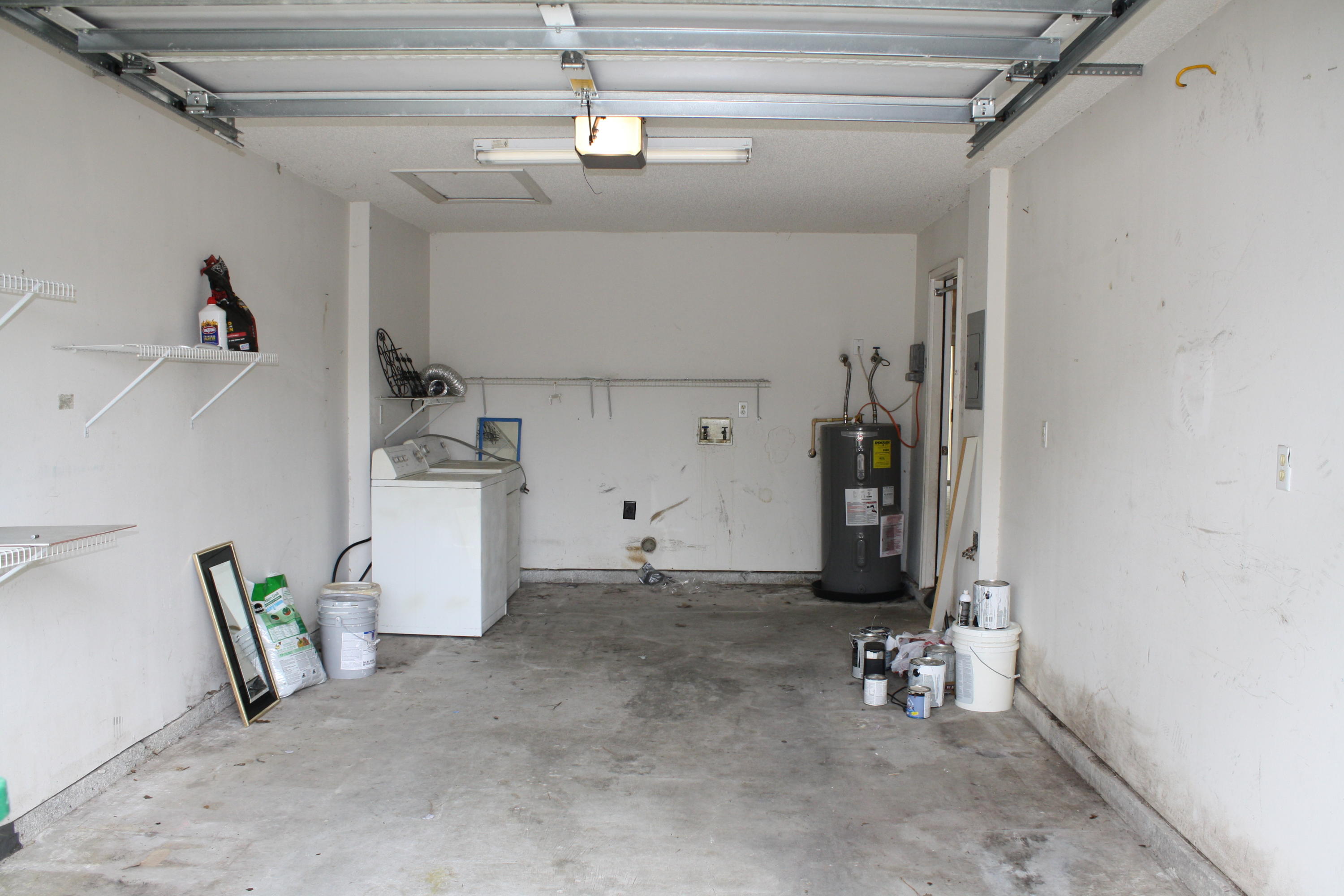 SCHNEIDER DRIVE T/H - Residential