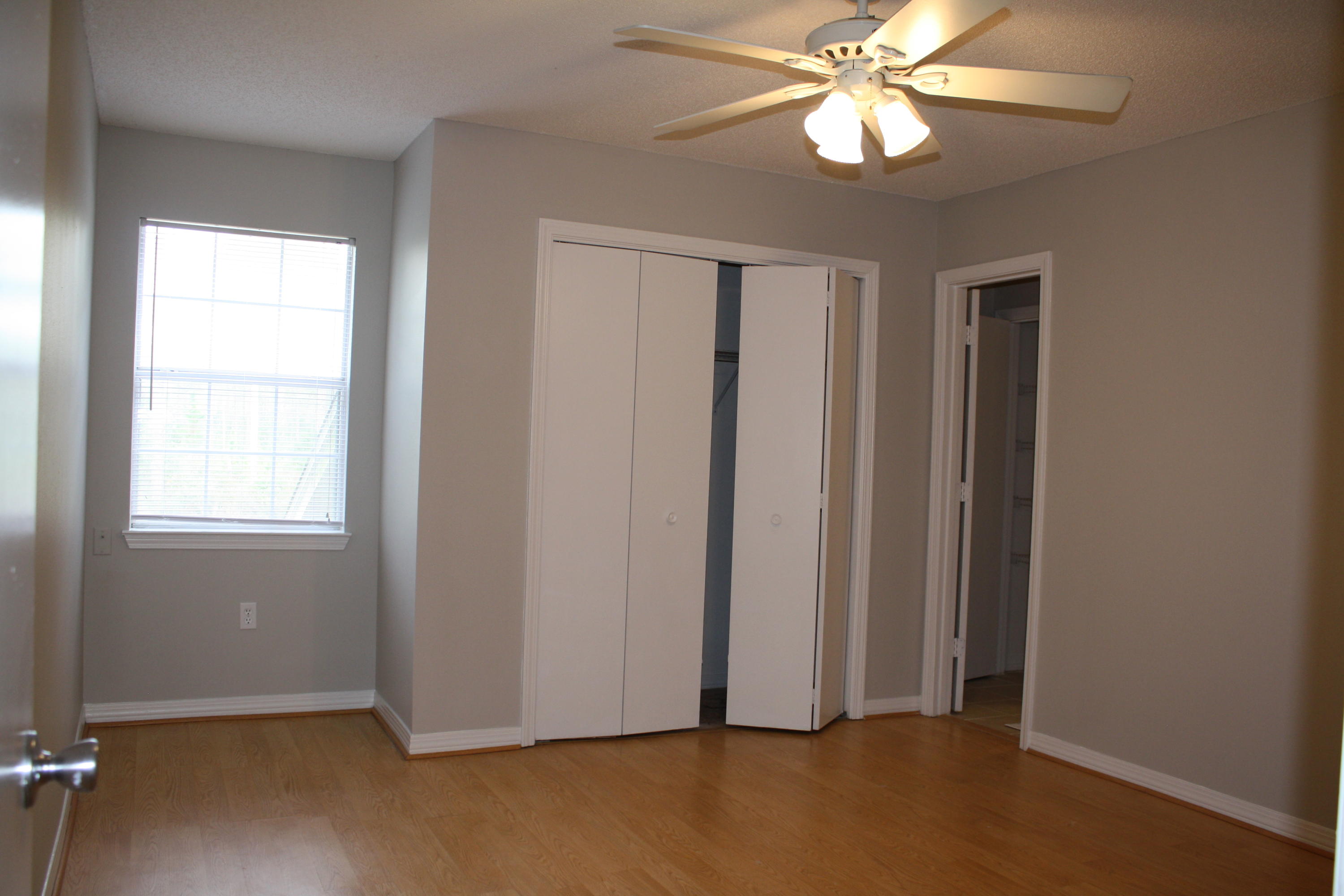 SCHNEIDER DRIVE T/H - Residential