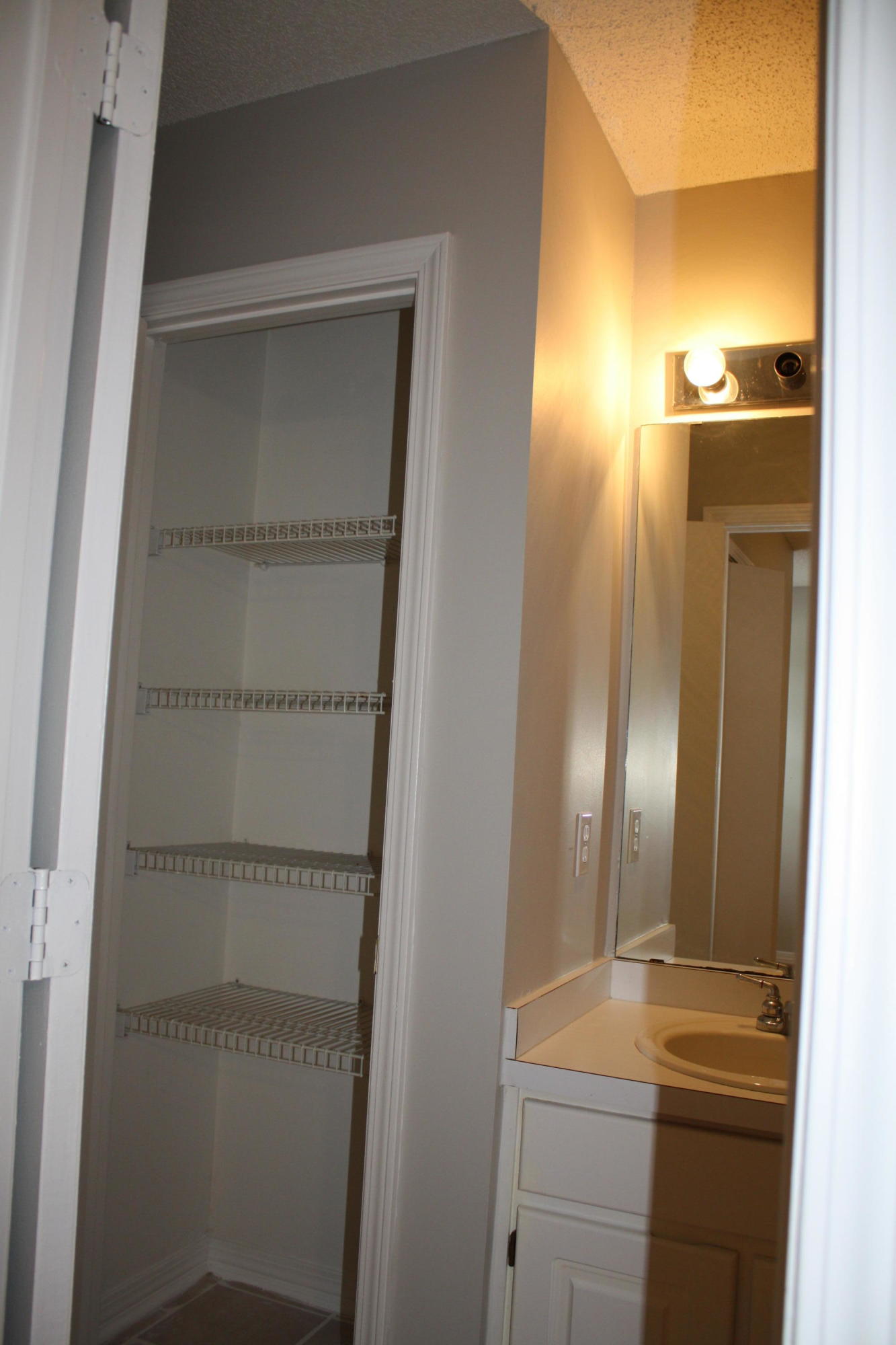 SCHNEIDER DRIVE T/H - Residential