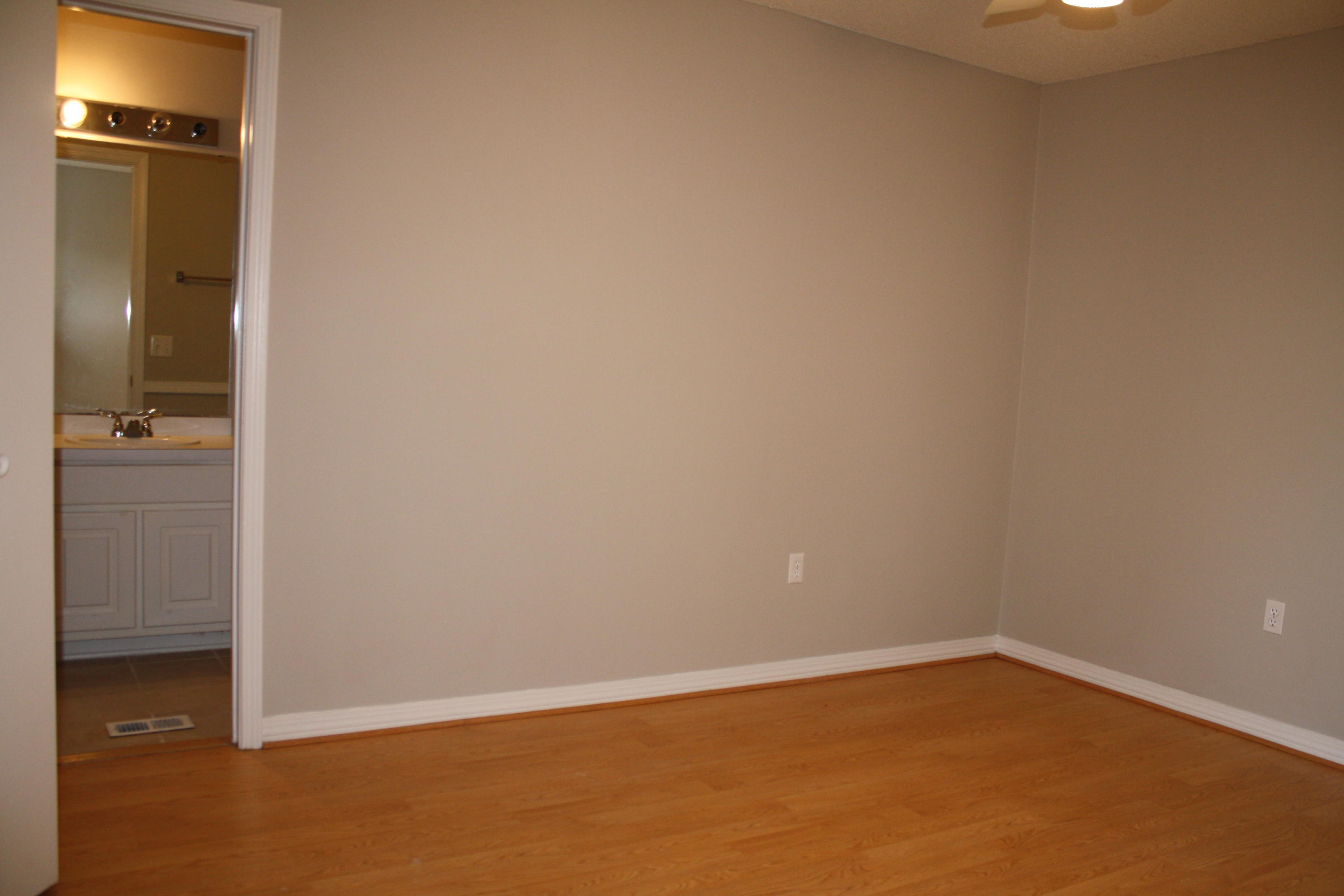 SCHNEIDER DRIVE T/H - Residential