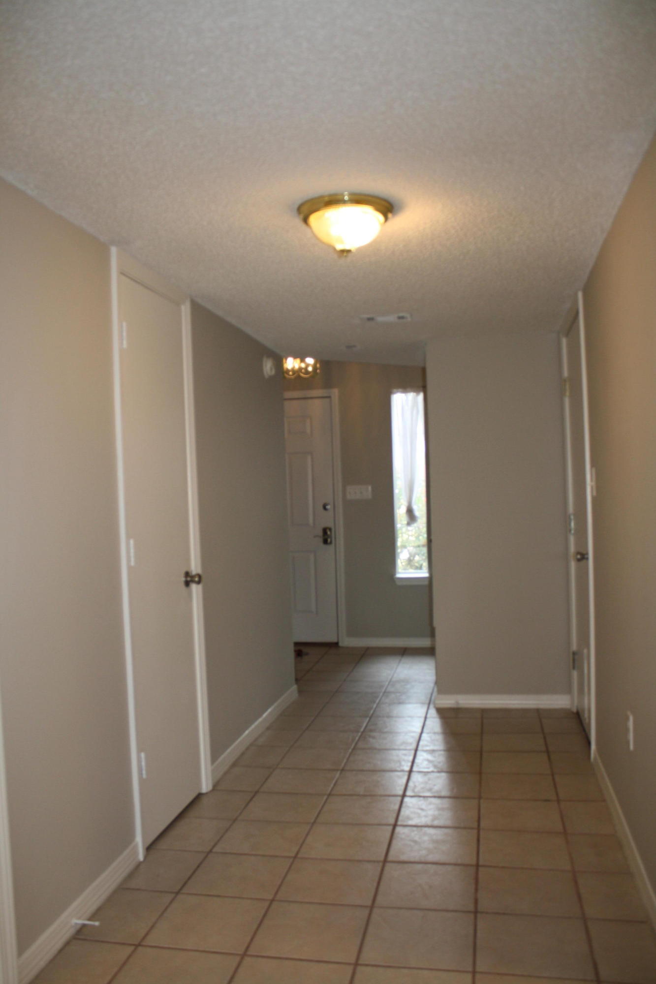 SCHNEIDER DRIVE T/H - Residential