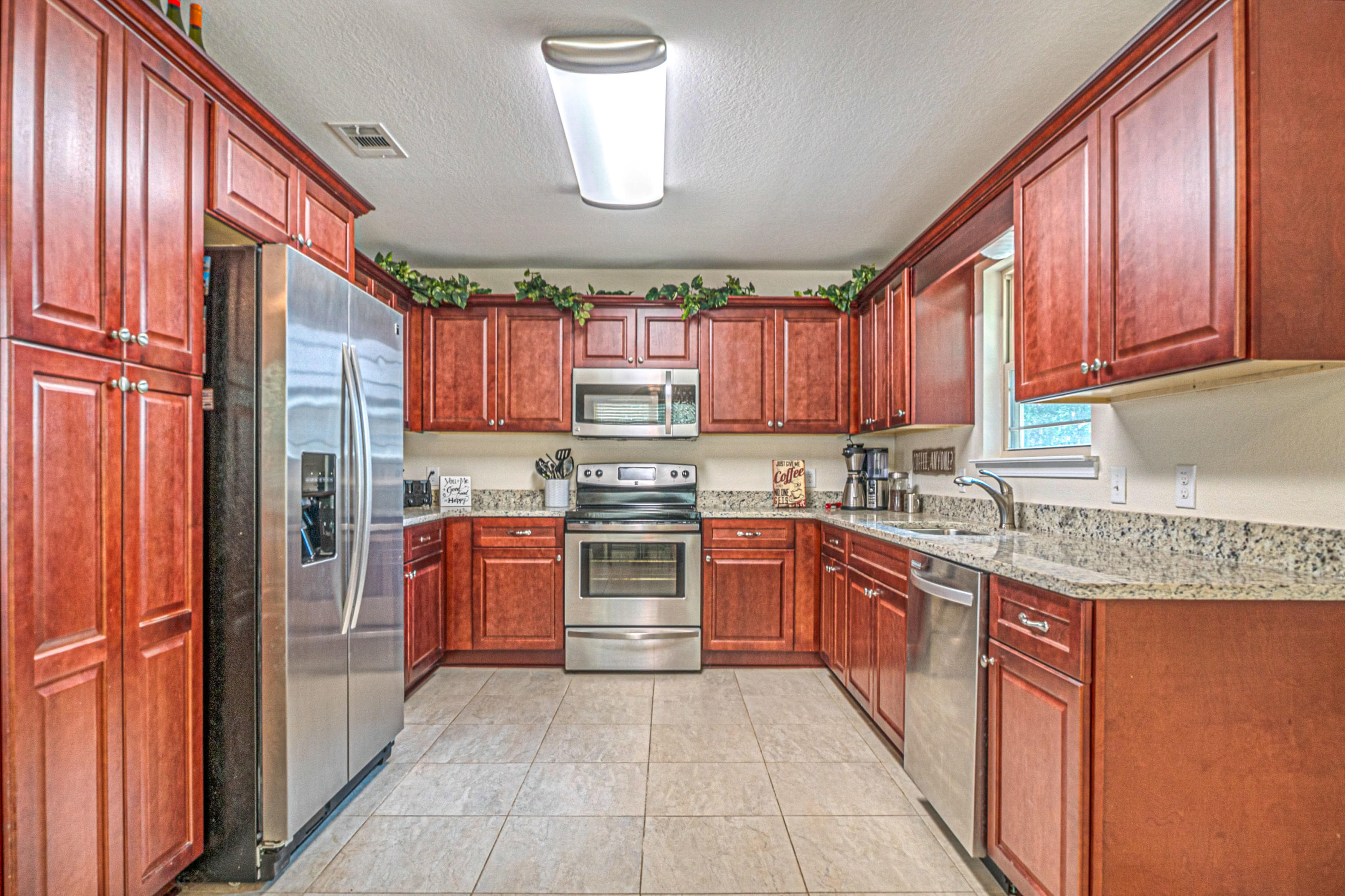 CRESTVIEW MANOR - Residential