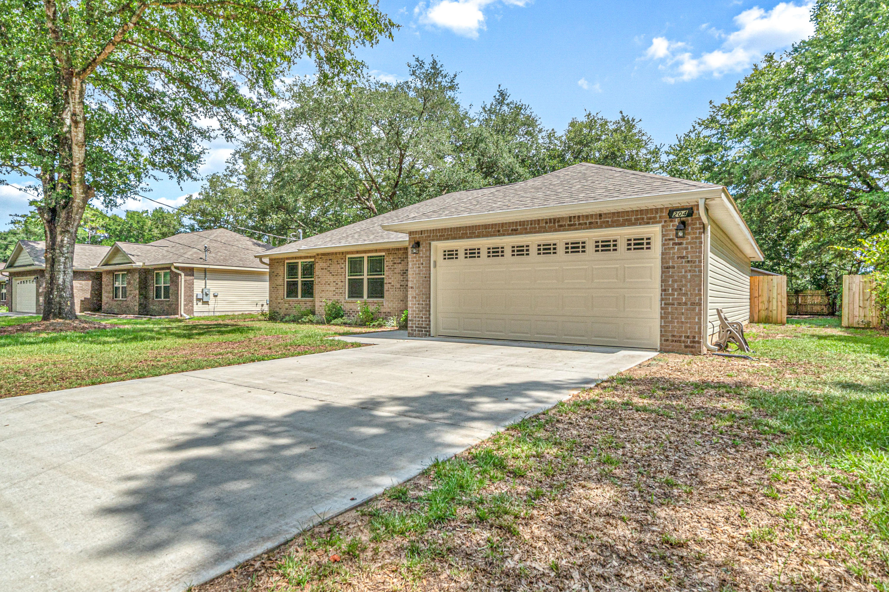 CRESTVIEW MANOR - Residential