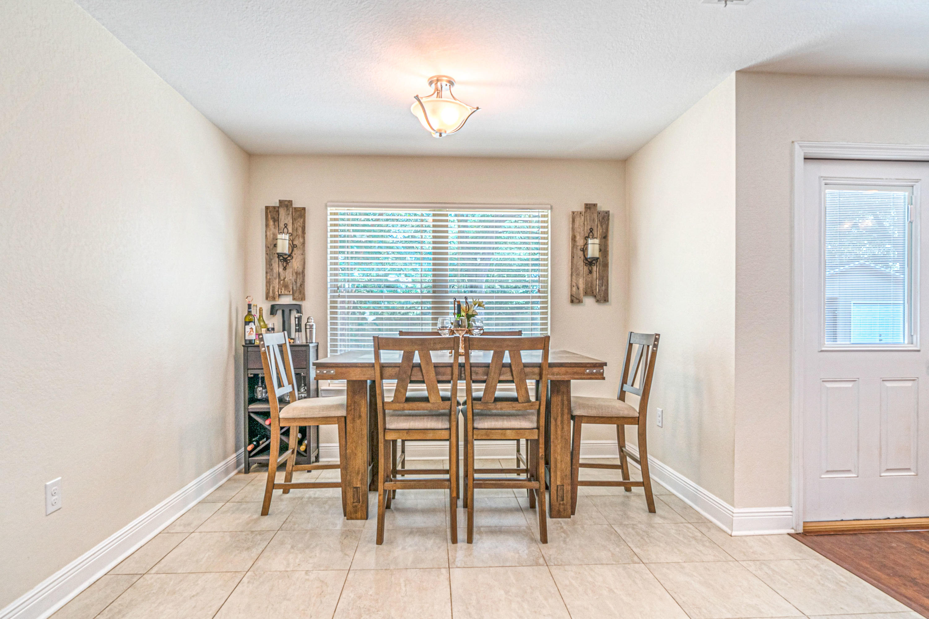 CRESTVIEW MANOR - Residential