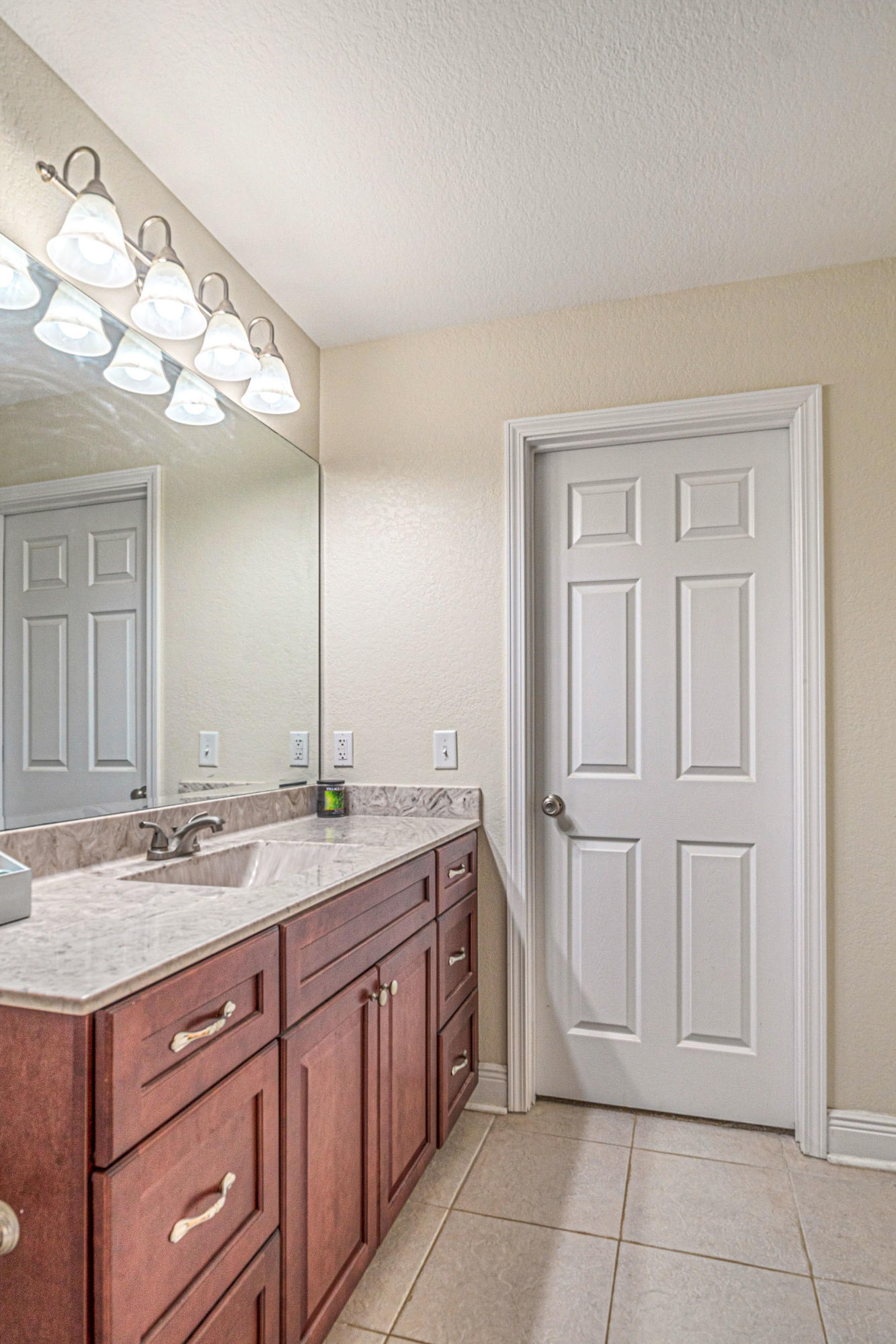 CRESTVIEW MANOR - Residential