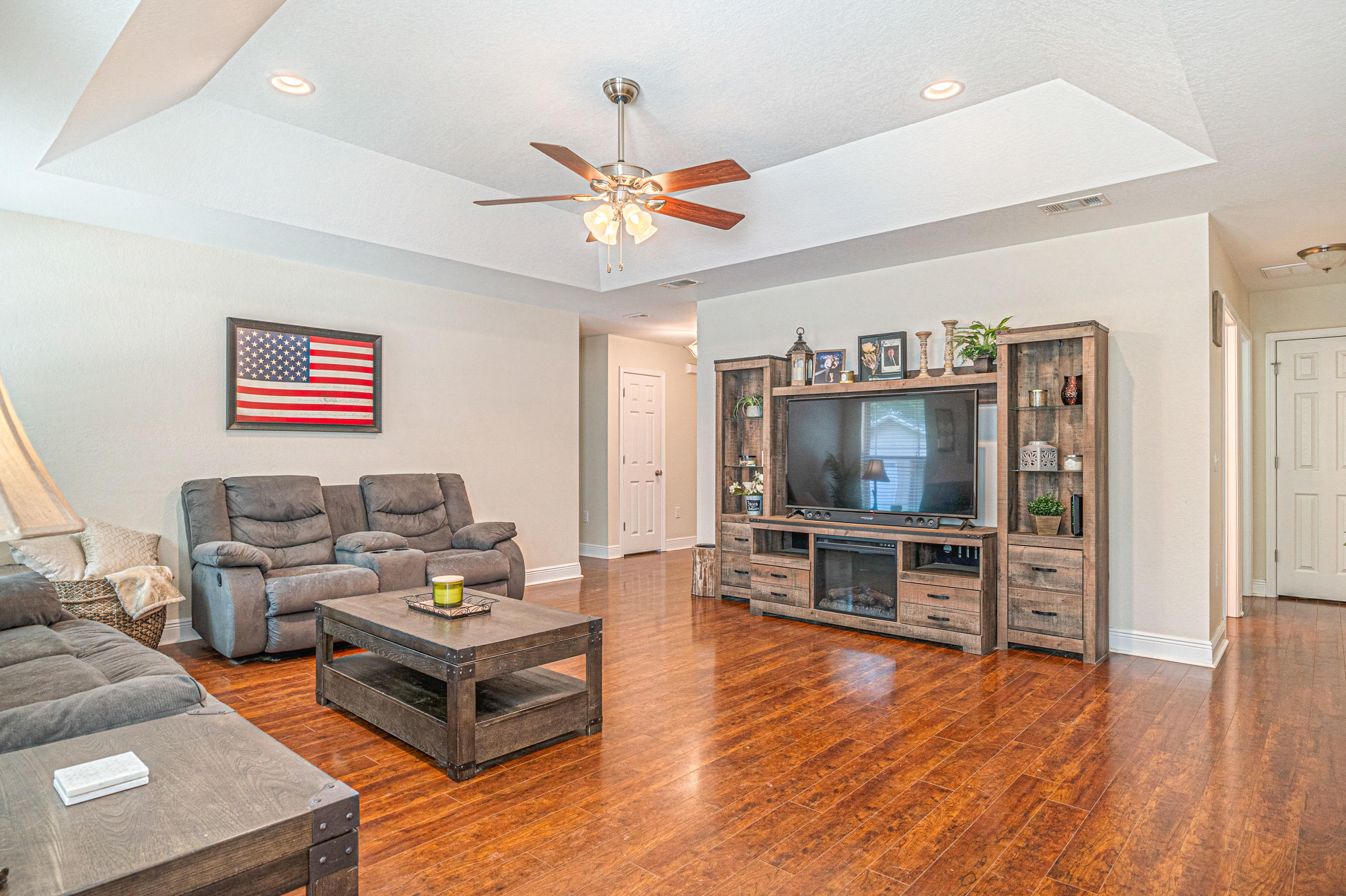 CRESTVIEW MANOR - Residential