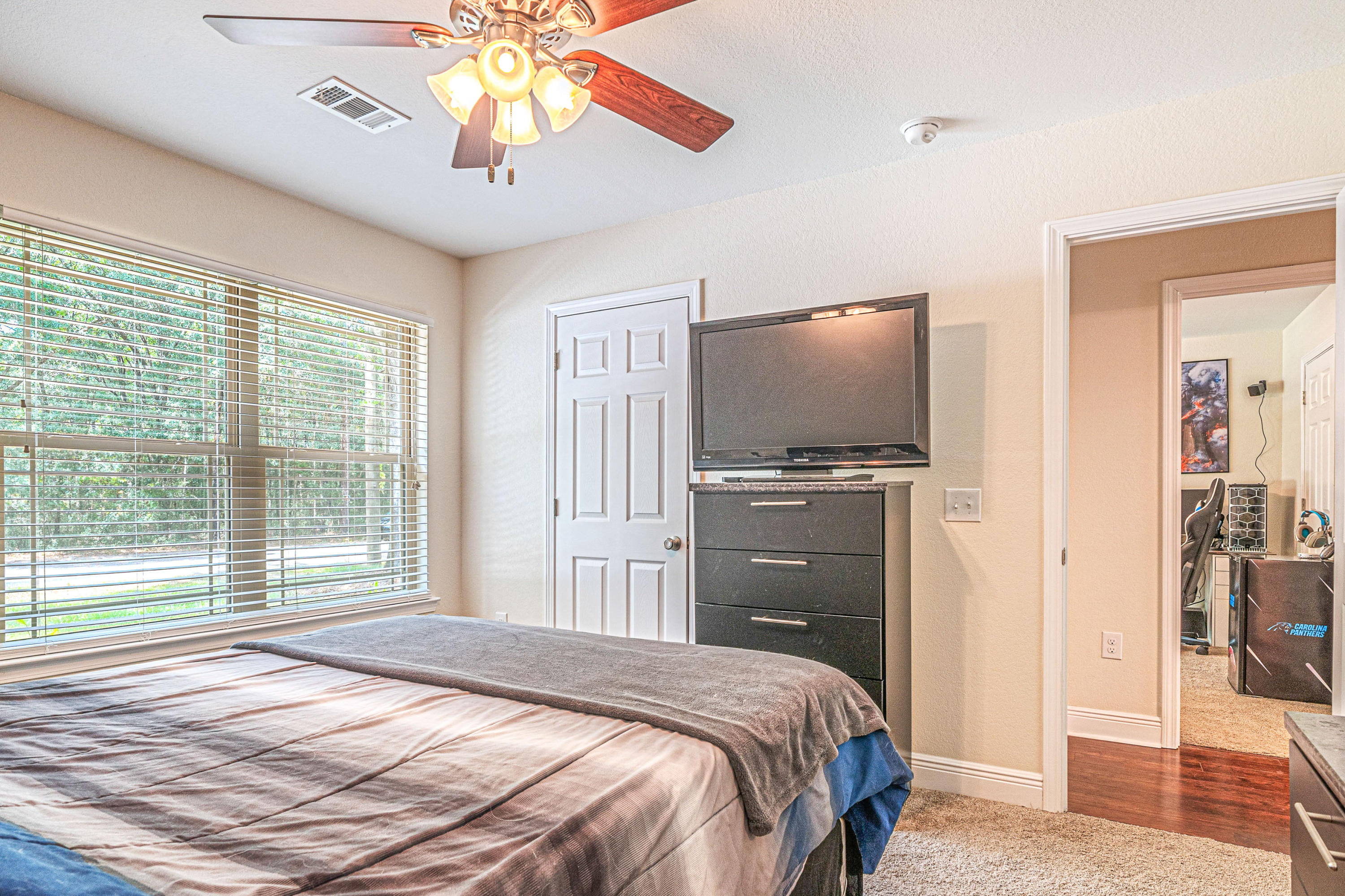 CRESTVIEW MANOR - Residential