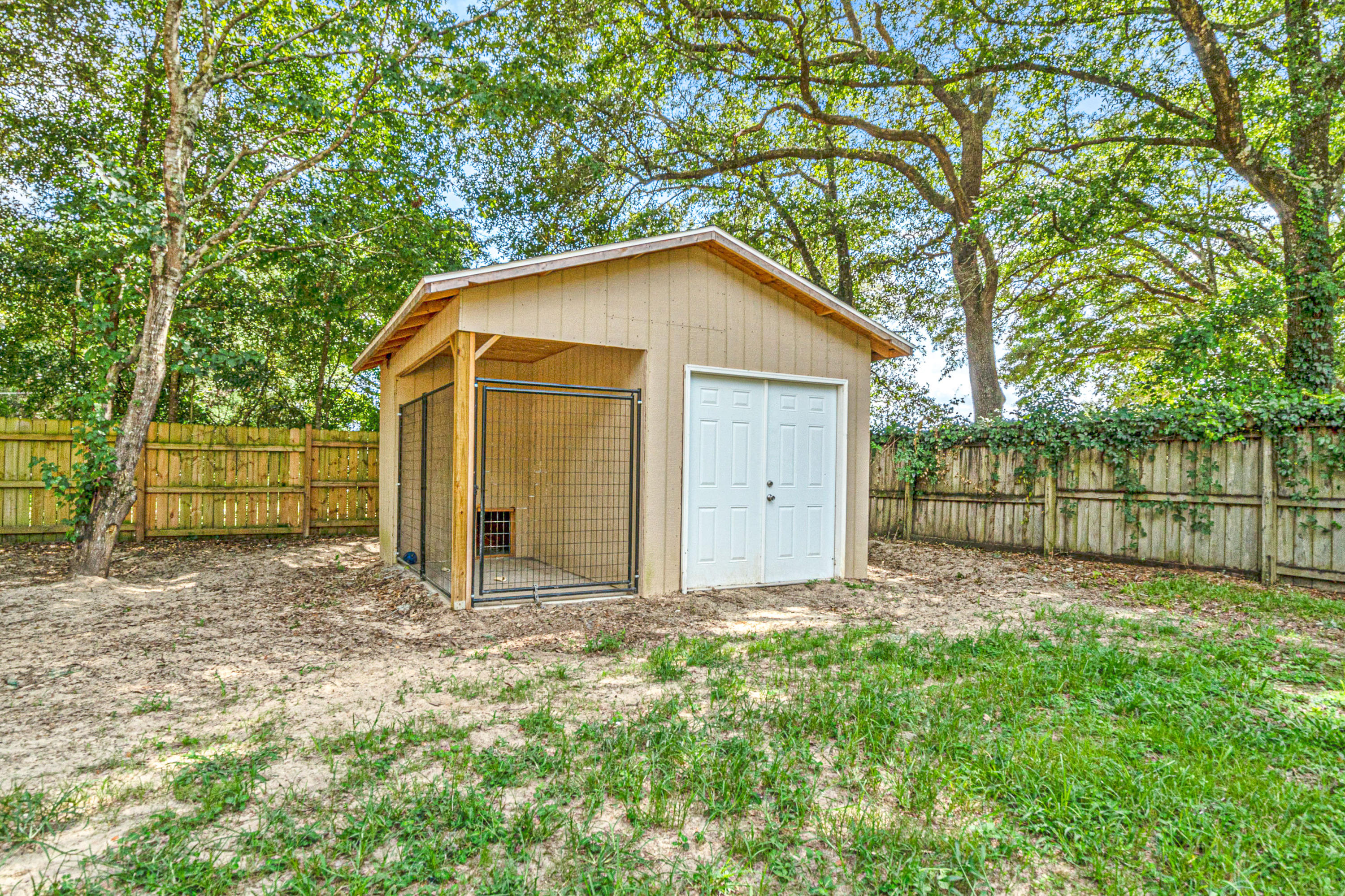 CRESTVIEW MANOR - Residential