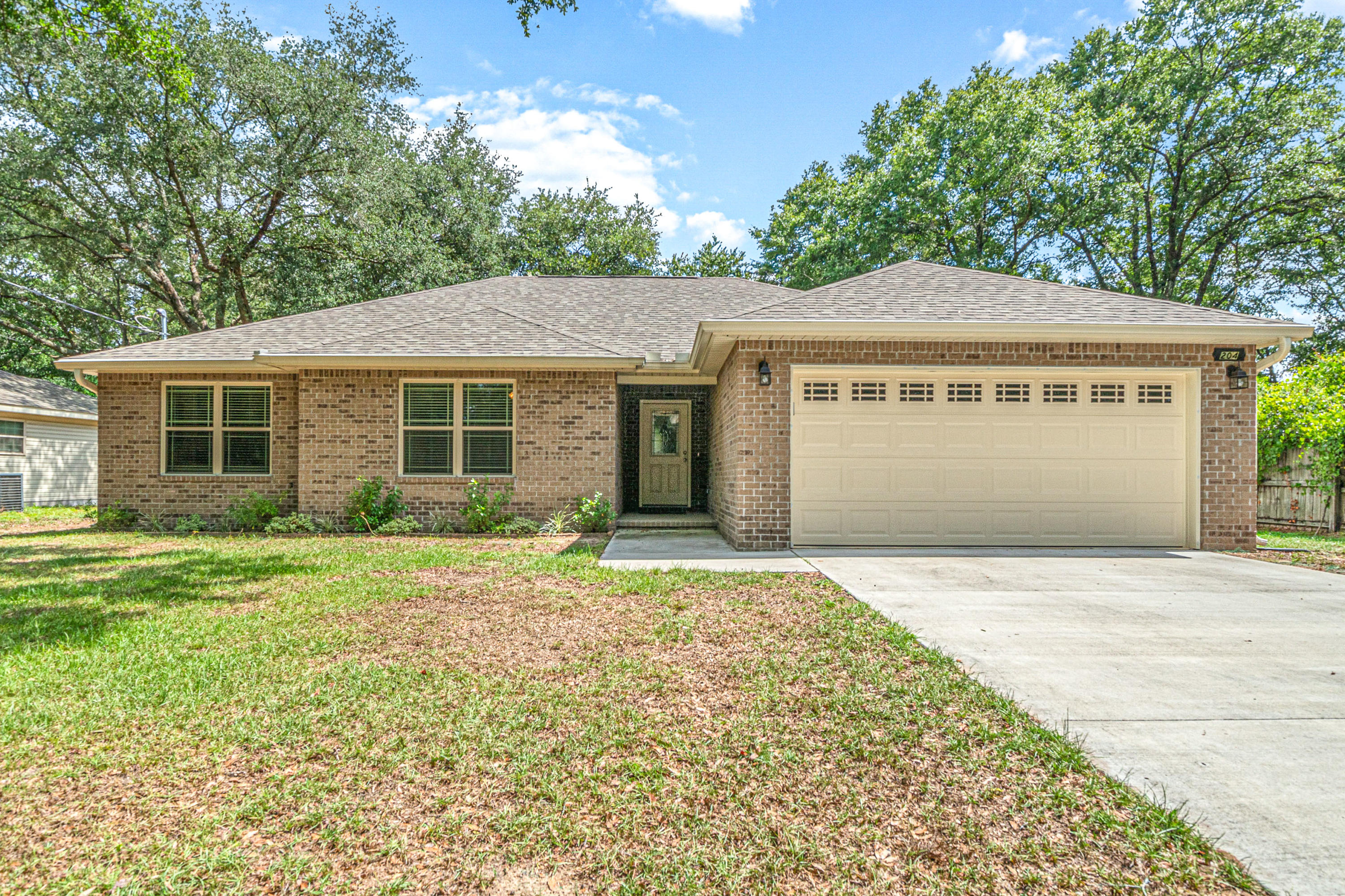 CRESTVIEW MANOR - Residential