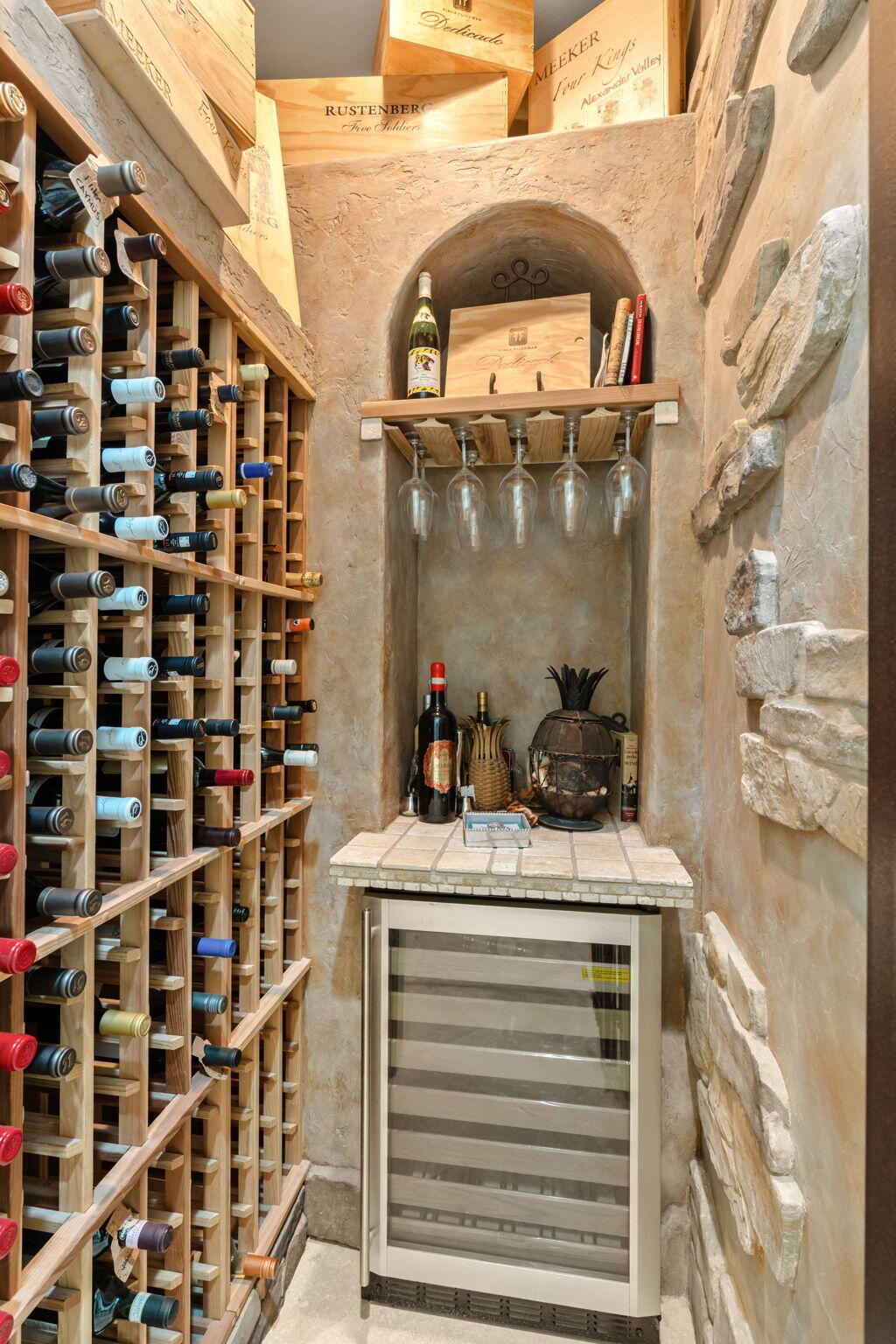 BURNT PINE - Residential