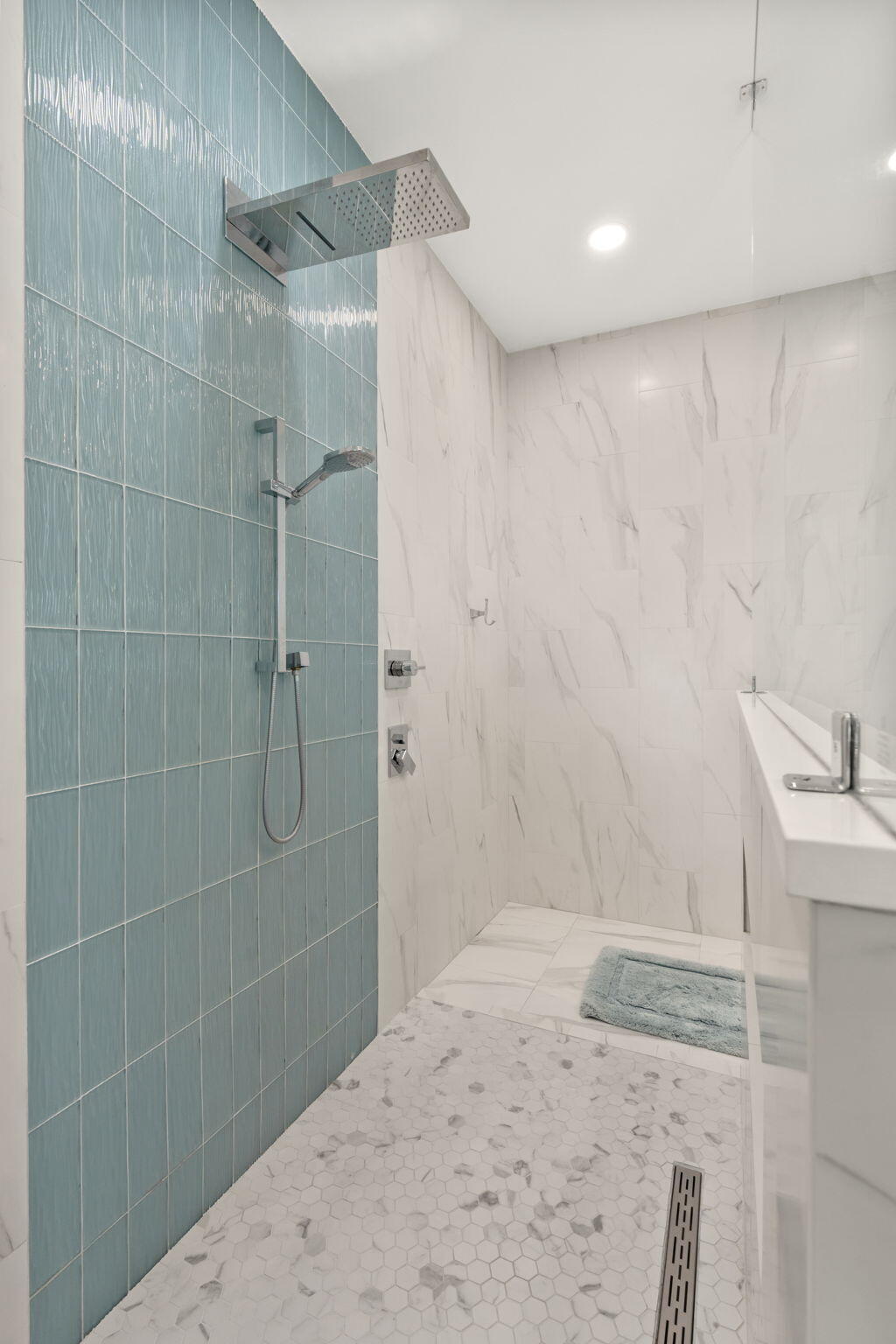 BURNT PINE - Residential