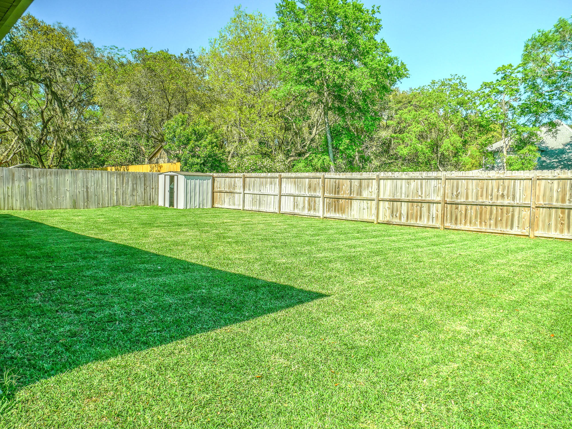 WOODLAND SHORES - Residential