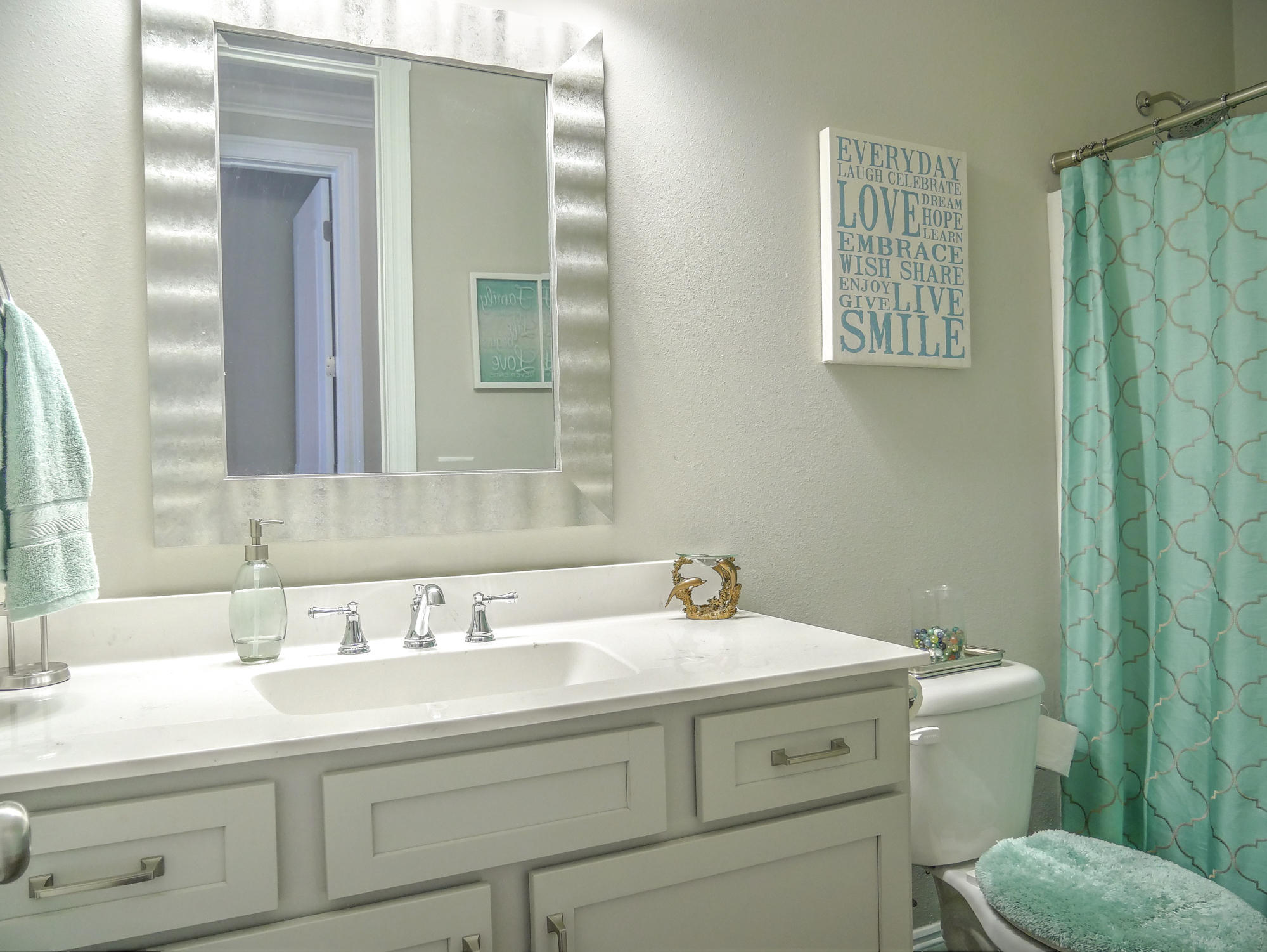 WOODLAND SHORES - Residential