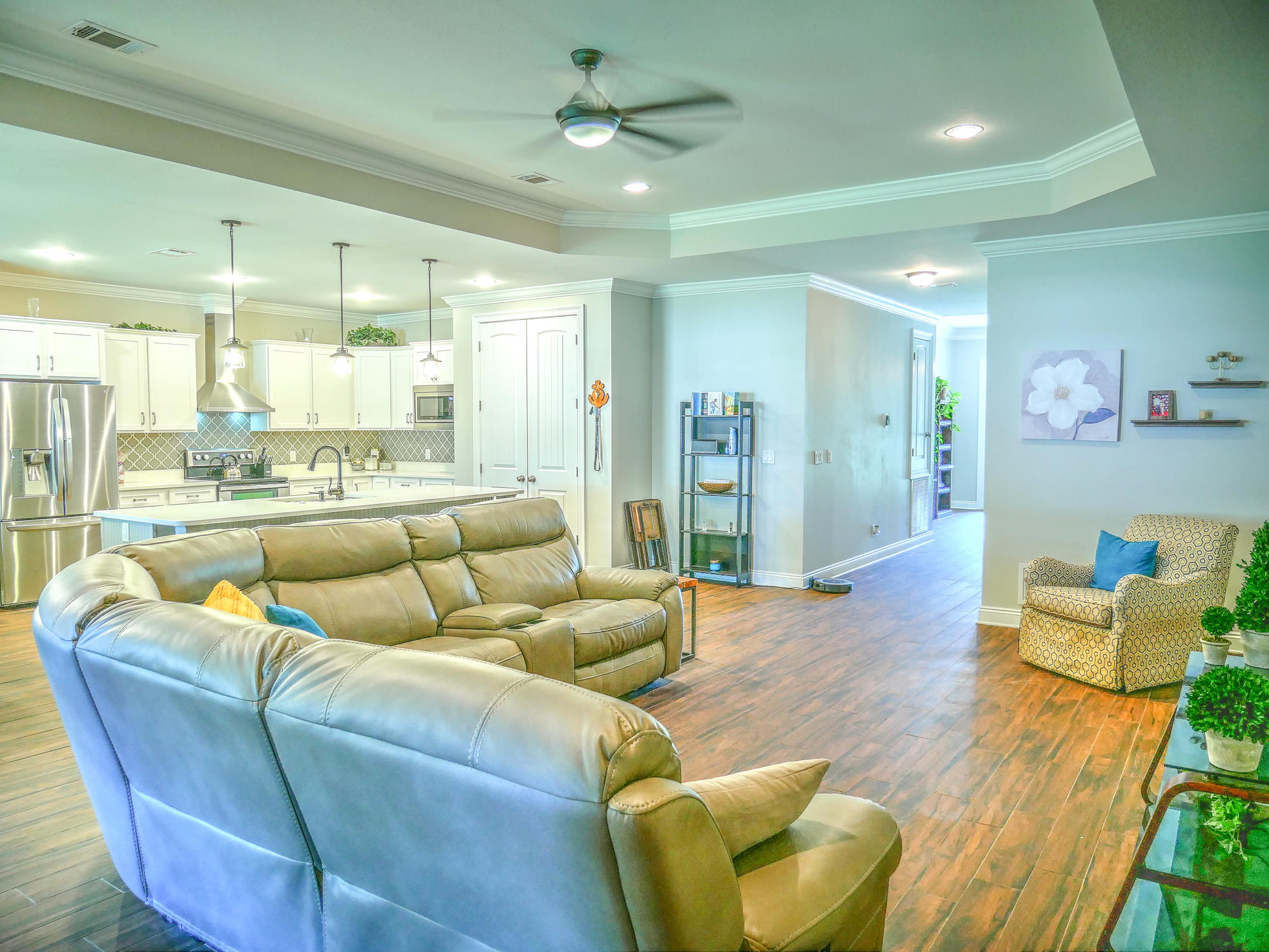 WOODLAND SHORES - Residential