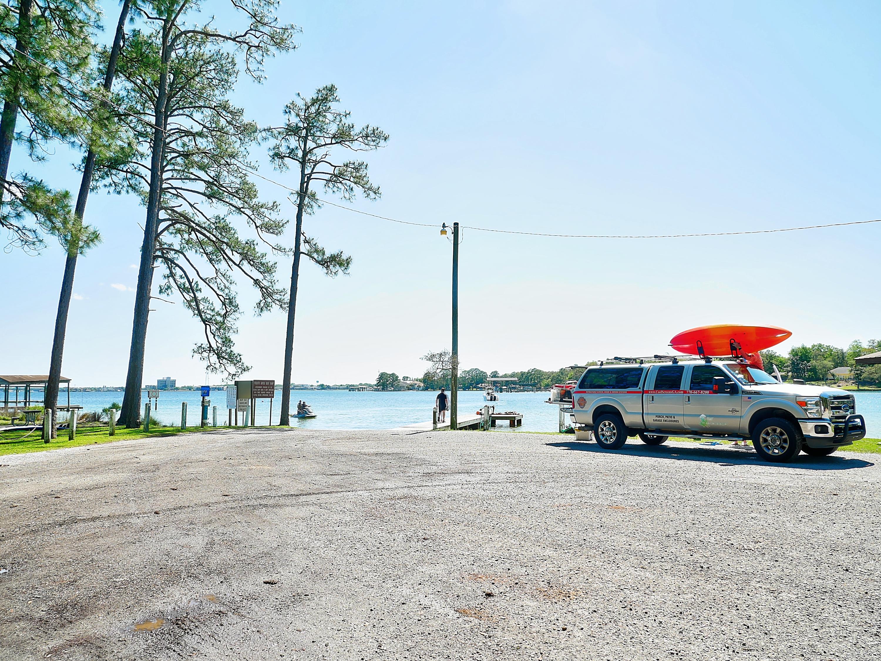 WOODLAND SHORES - Residential