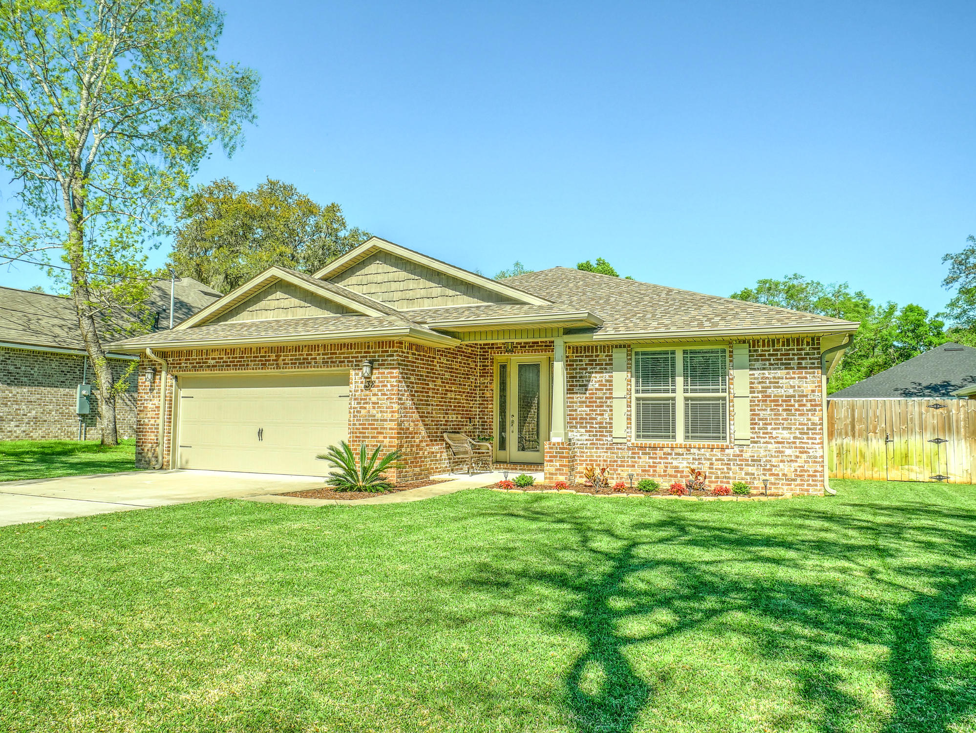 WOODLAND SHORES - Residential