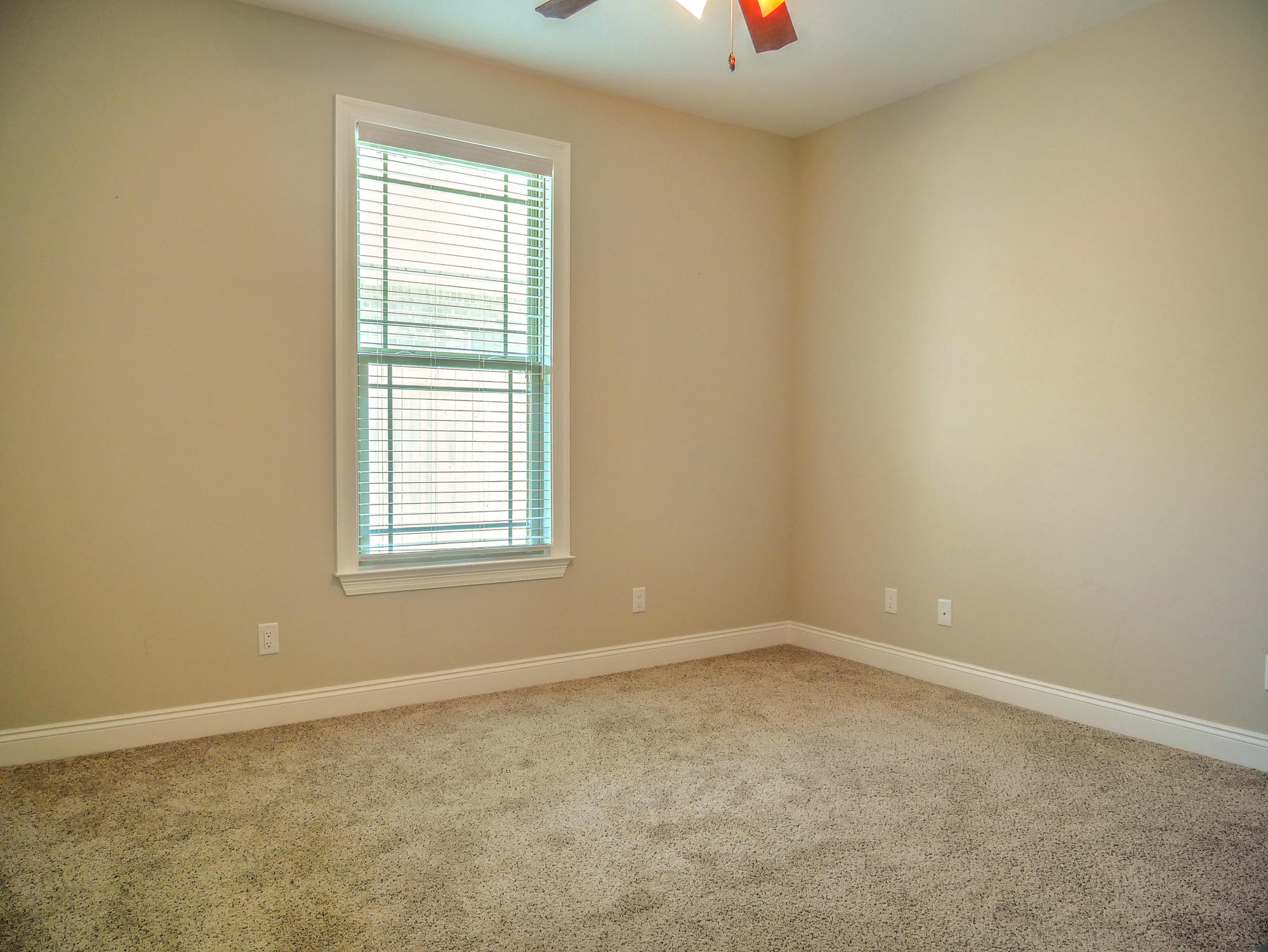 WOODLAND SHORES - Residential