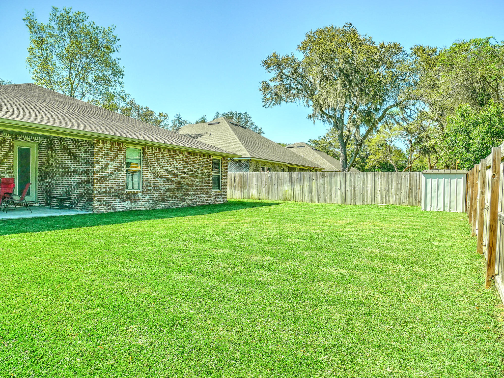 WOODLAND SHORES - Residential