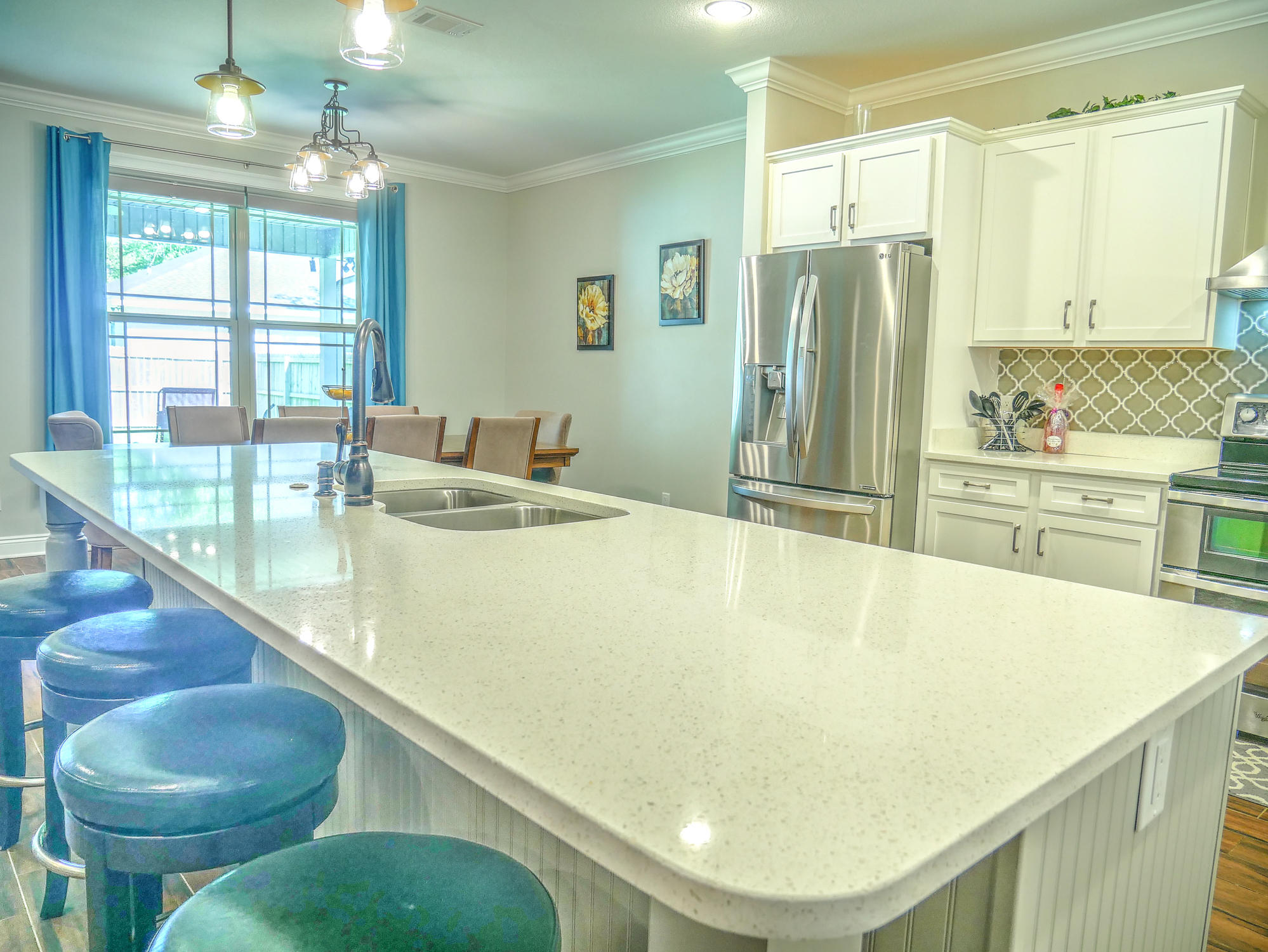 WOODLAND SHORES - Residential