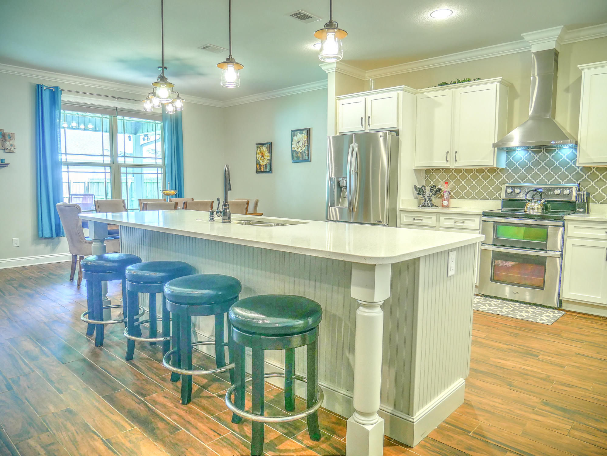 WOODLAND SHORES - Residential