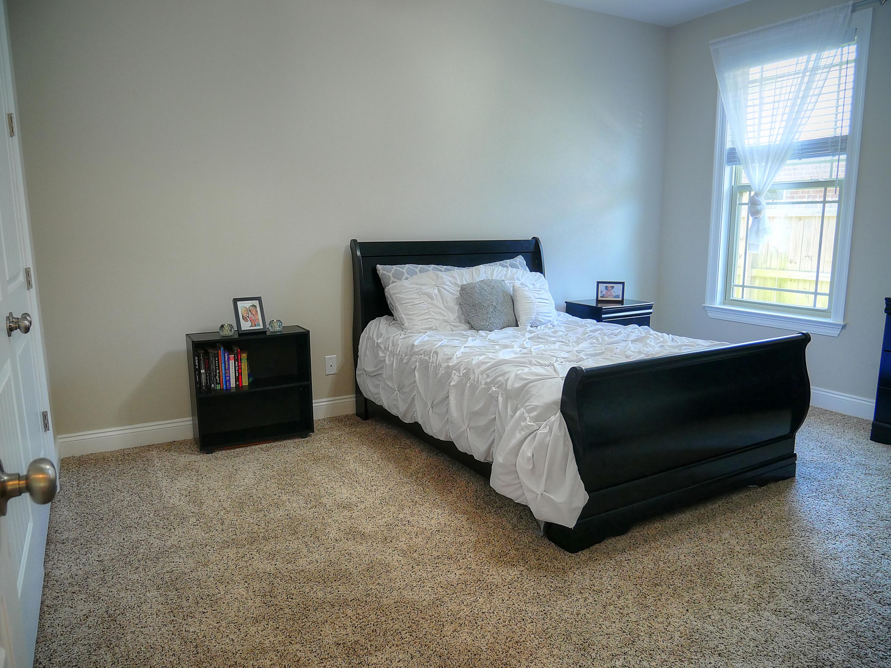 WOODLAND SHORES - Residential