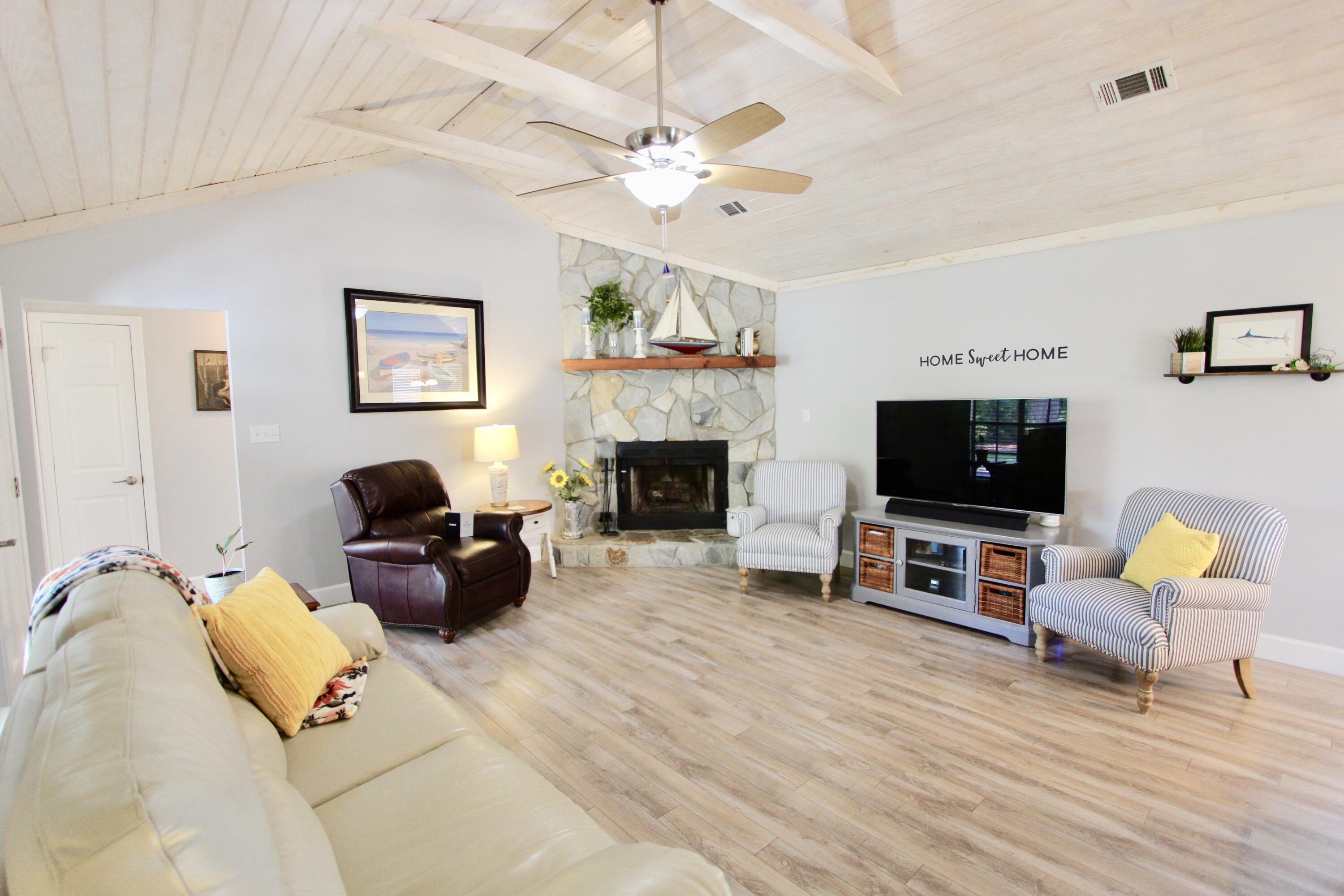 NO RECORDED SUBDIVISION - Residential