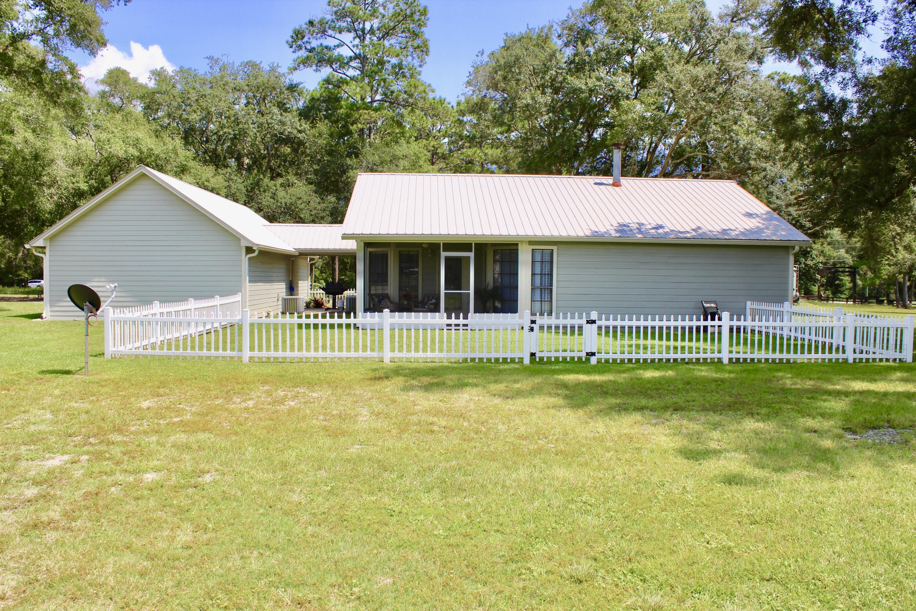 NO RECORDED SUBDIVISION - Residential