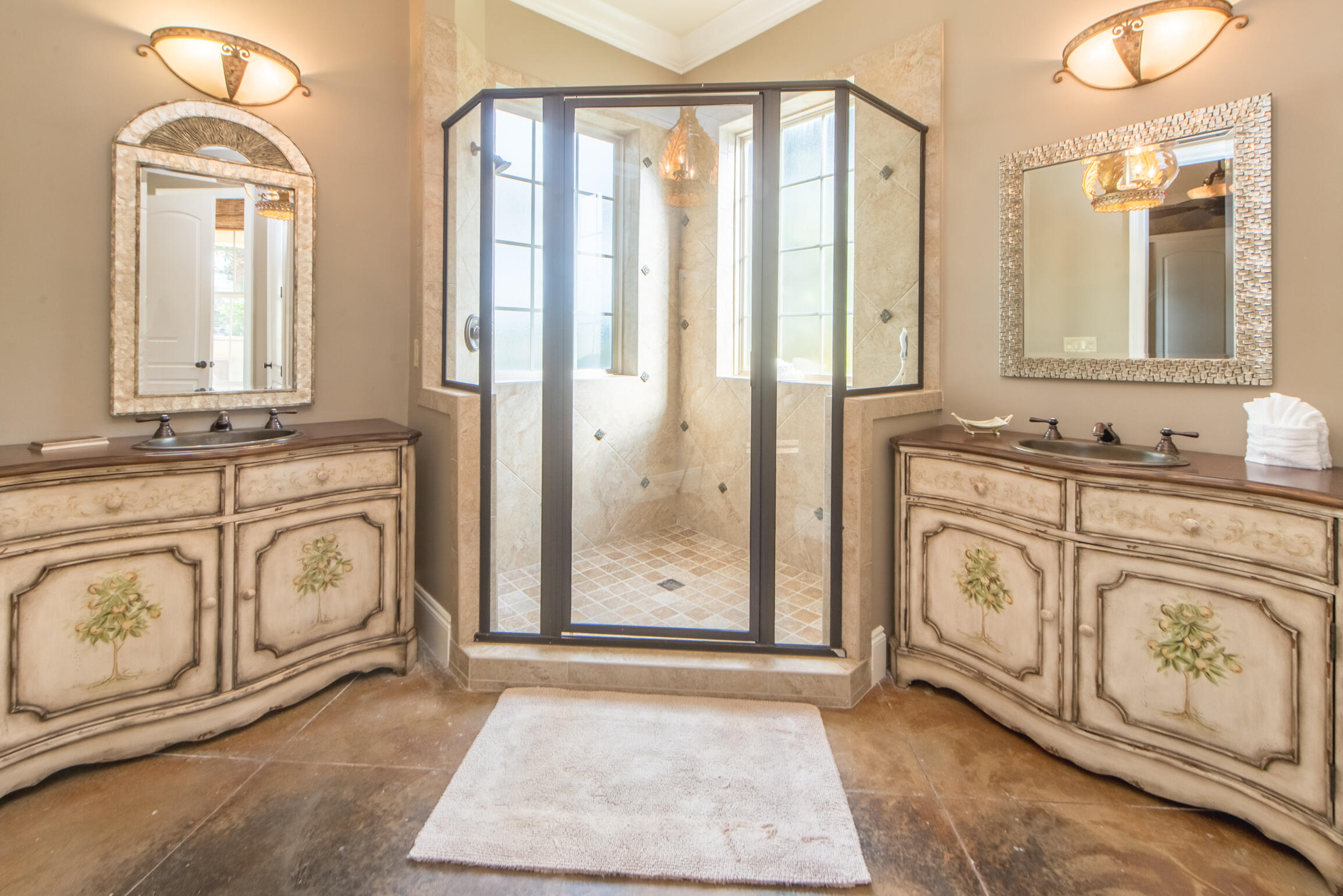 SAINT TROPEZ - Residential